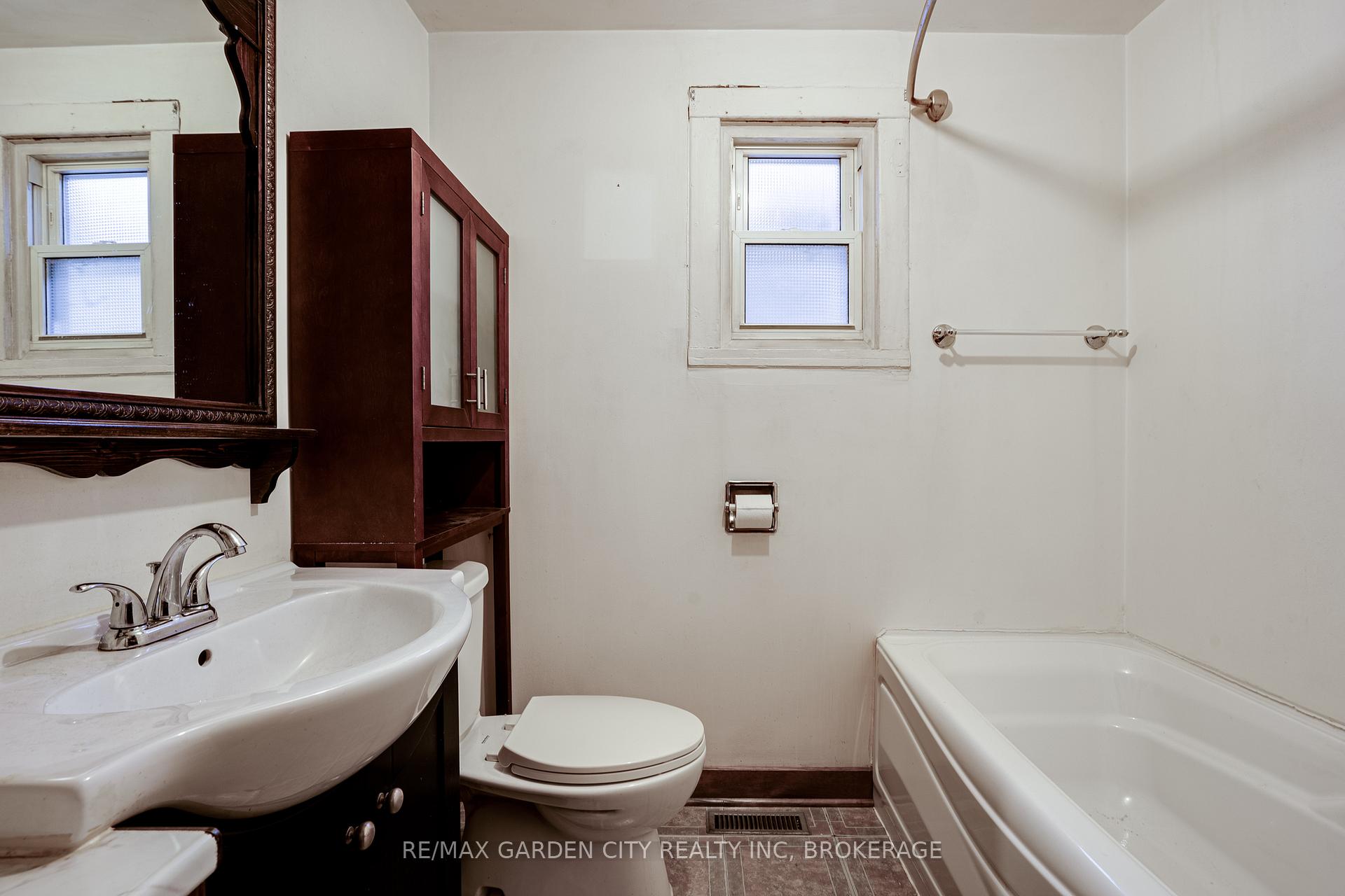 Photo 10 of 175 Mcanulty Boulevard, Hamilton, Industrial Sector — HOMEH