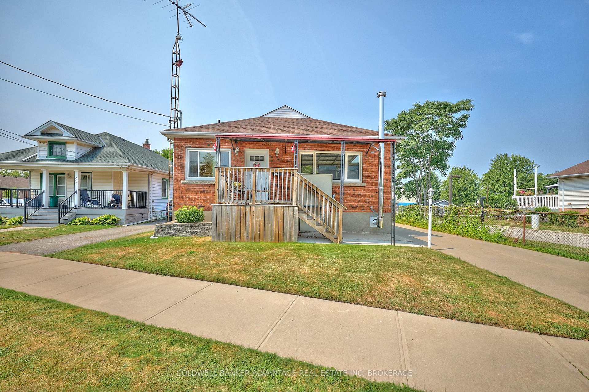 Photo 3 of 323 Niagara Street, St. Catharines, Carlton/Bunting — HOMEH