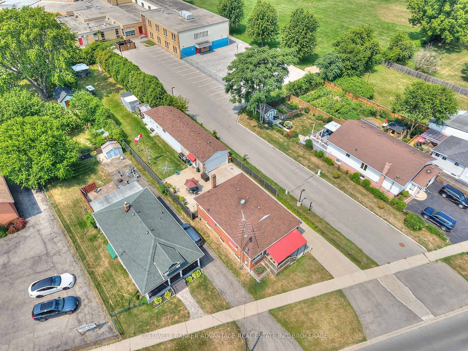 Photo 5 of 323 Niagara Street, St. Catharines, Carlton/Bunting — HOMEH