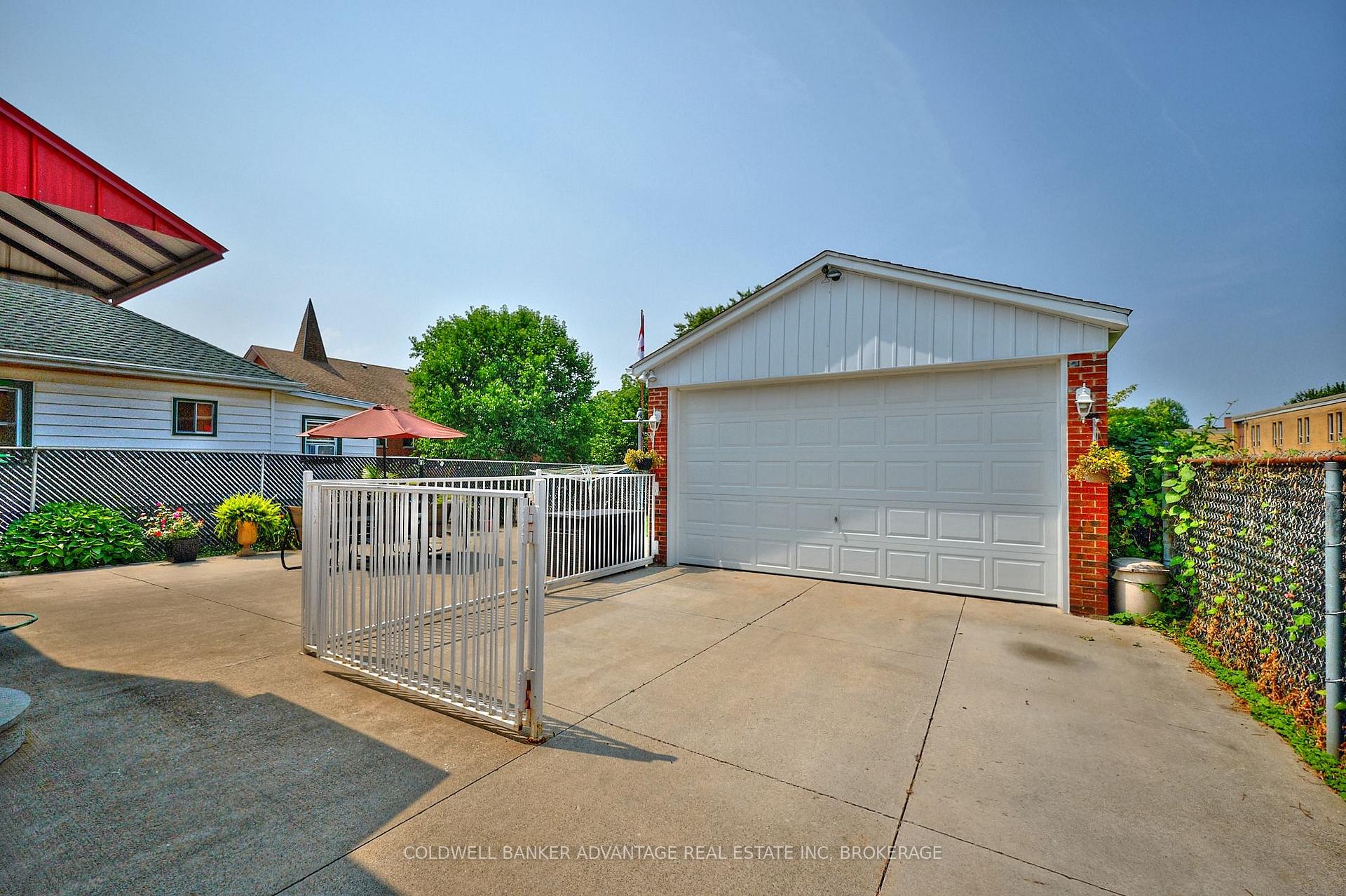 Photo 7 of 323 Niagara Street, St. Catharines, Carlton/Bunting — HOMEH