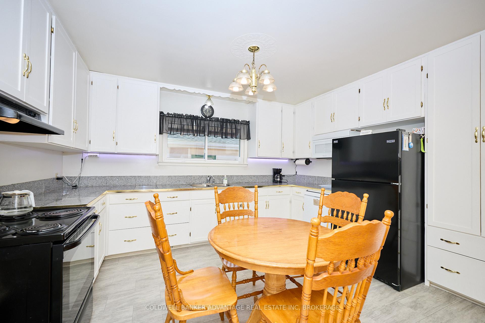 Photo 24 of 323 Niagara Street, St. Catharines, Carlton/Bunting — HOMEH
