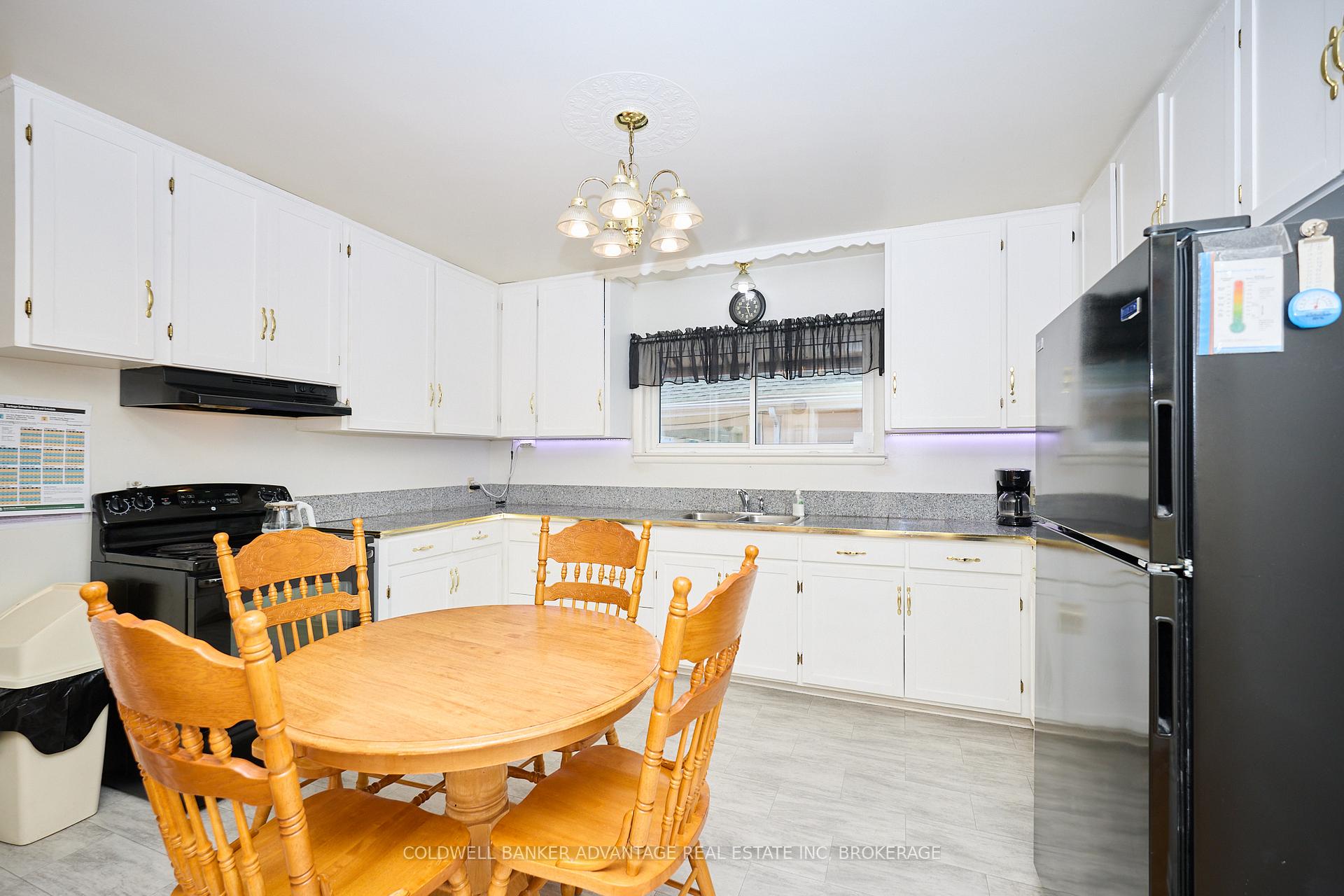 Photo 25 of 323 Niagara Street, St. Catharines, Carlton/Bunting — HOMEH