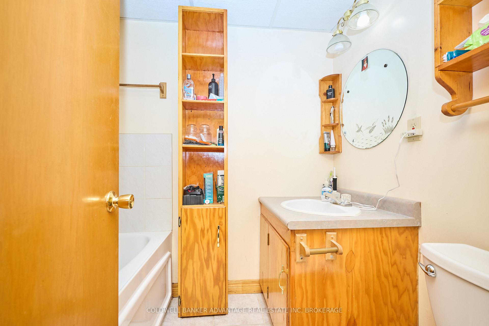 Photo 41 of 323 Niagara Street, St. Catharines, Carlton/Bunting — HOMEH