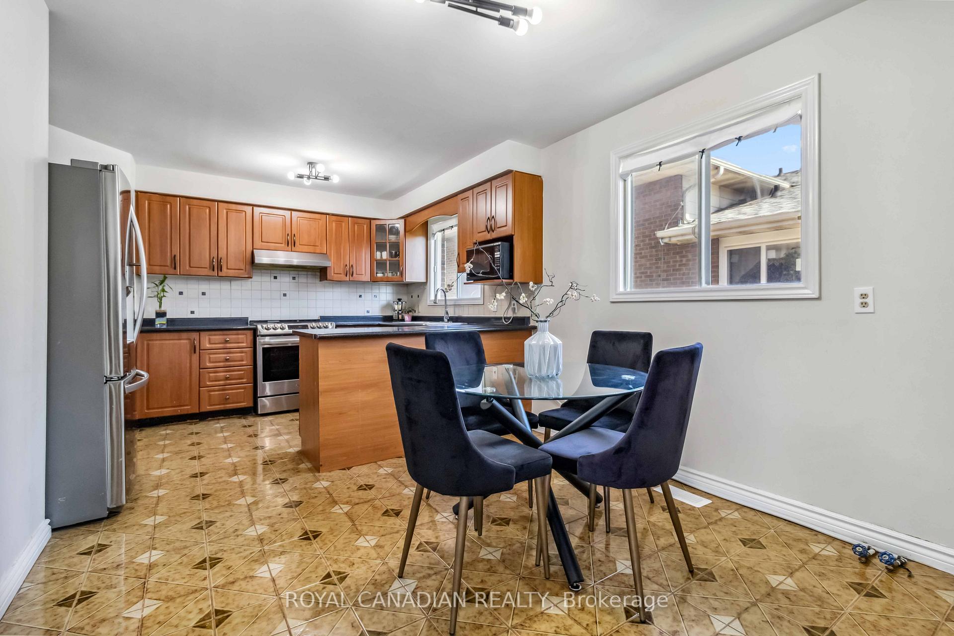 Photo 5 of 37 Jellicoe Crescent, Brampton, Northgate — HOMEH