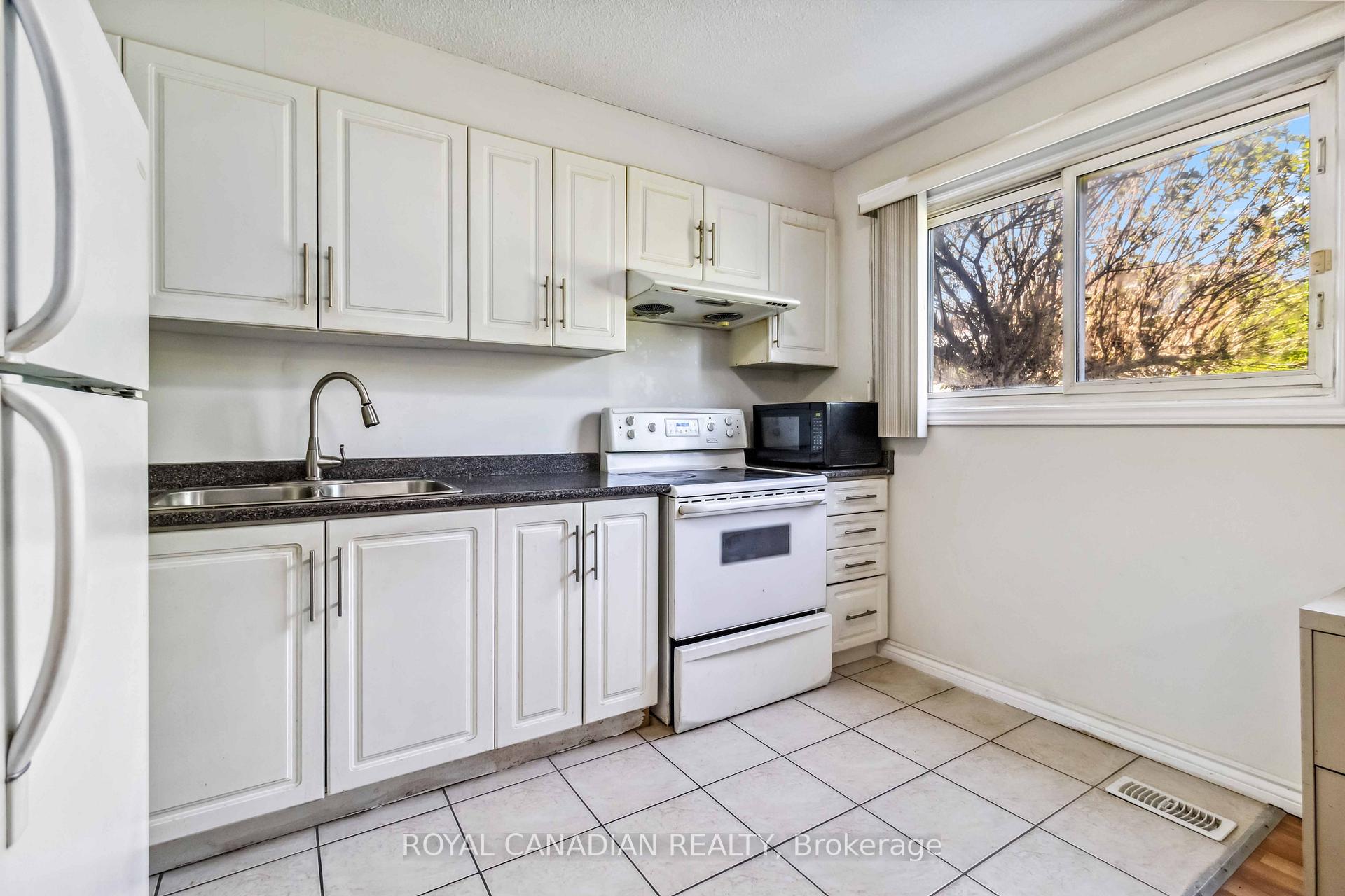 Photo 13 of 37 Jellicoe Crescent, Brampton, Northgate — HOMEH