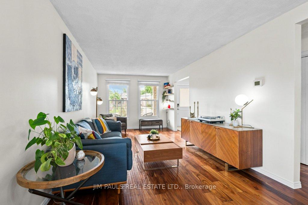 Photo 8 of 104 Golfwood Drive, Hamilton, Gurnett — HOMEH