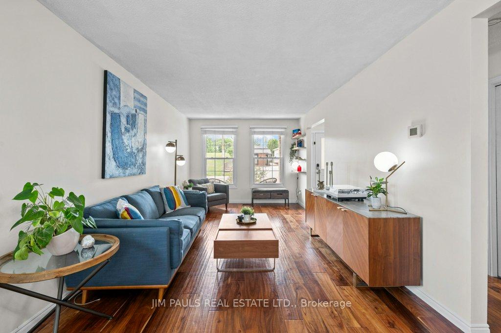 Photo 9 of 104 Golfwood Drive, Hamilton, Gurnett — HOMEH