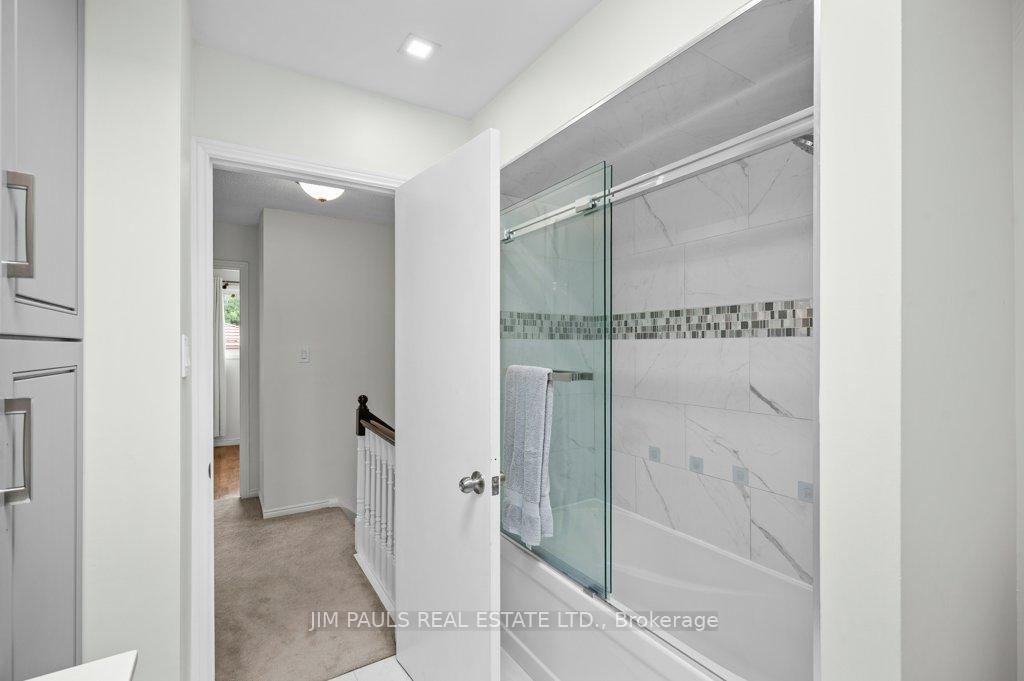 Photo 71 of 104 Golfwood Drive, Hamilton, Gurnett — HOMEH