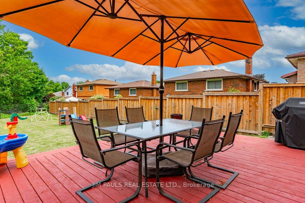 Photo 85 of 104 Golfwood Drive, Hamilton, Gurnett — HOMEH