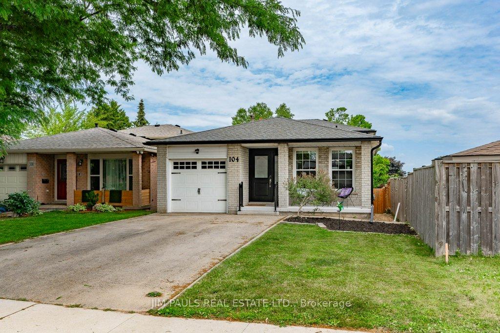 Photo 22 of 104 Golfwood Drive, Hamilton, Gurnett — HOMEH