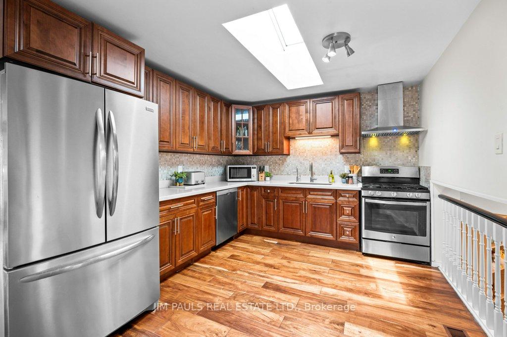 Photo 38 of 104 Golfwood Drive, Hamilton, Gurnett — HOMEH