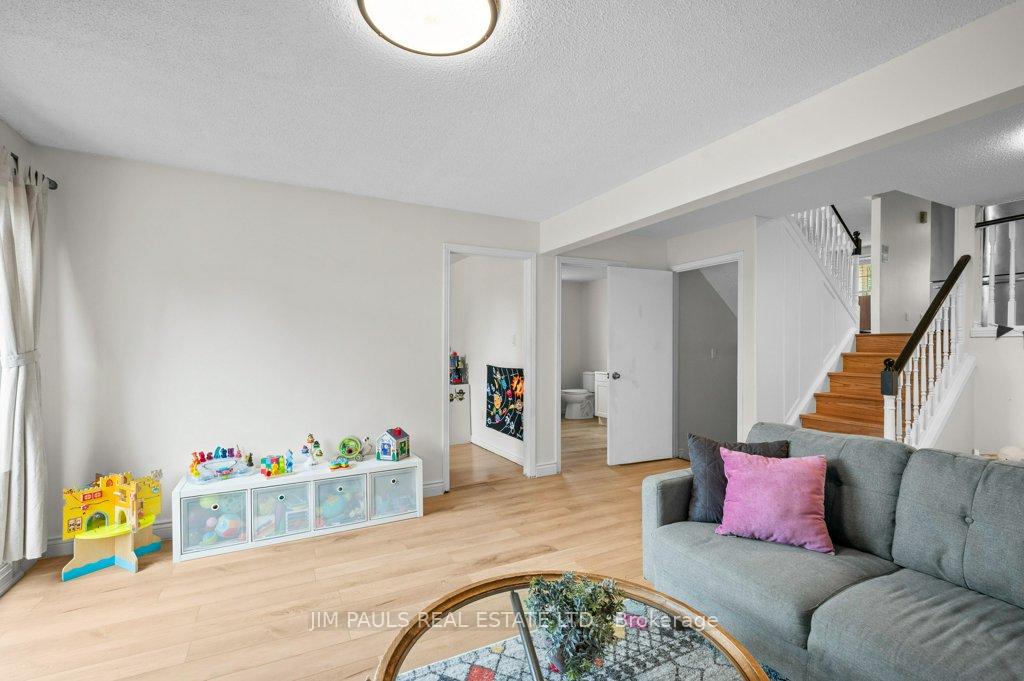 Photo 55 of 104 Golfwood Drive, Hamilton, Gurnett — HOMEH