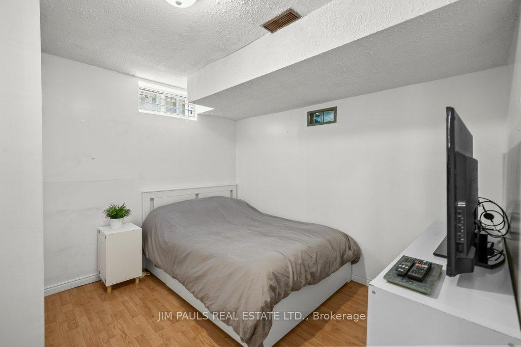 Photo 59 of 104 Golfwood Drive, Hamilton, Gurnett — HOMEH
