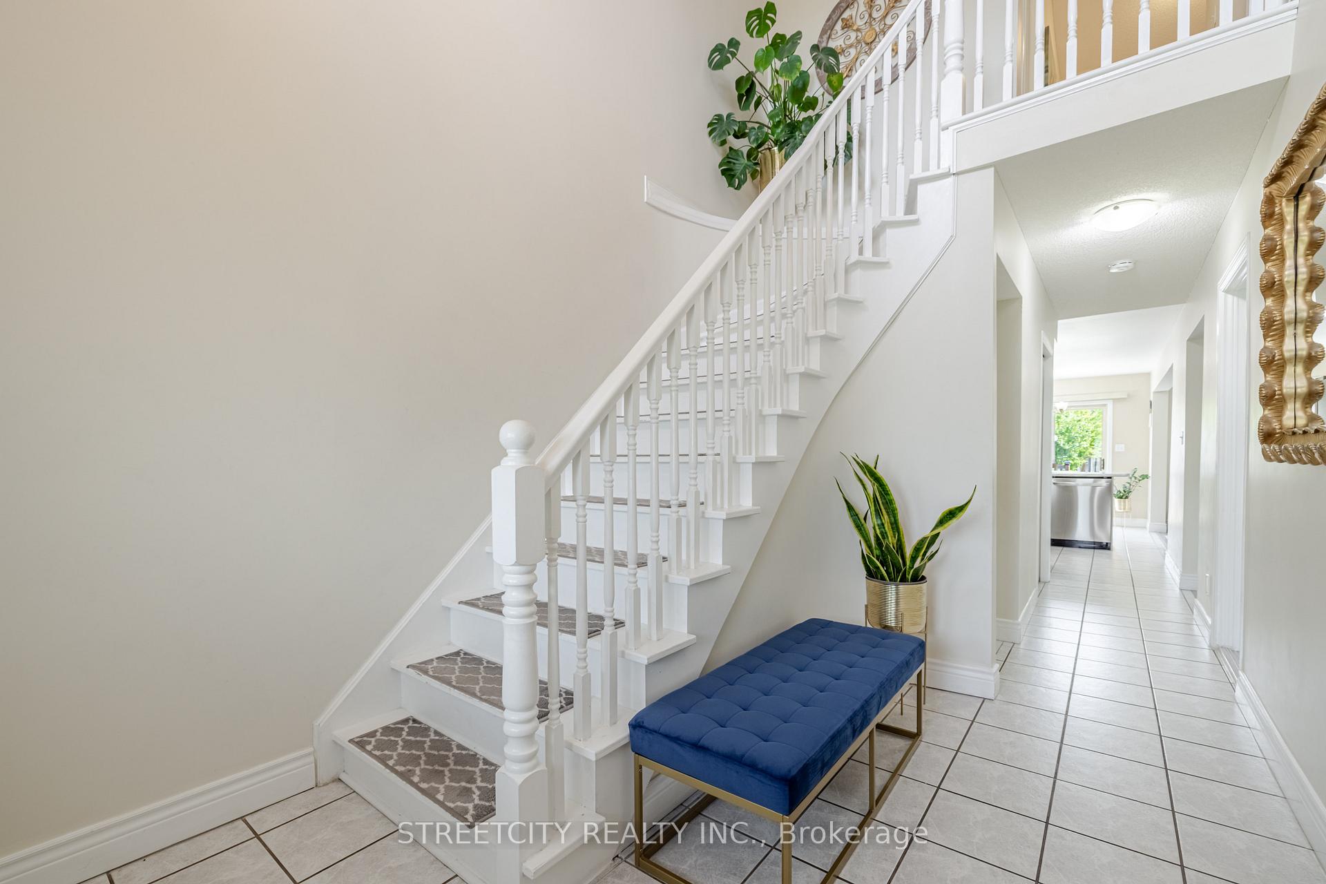 Photo 4 of 1315 Limeridge Road E, Hamilton, Lisgar — HOMEH