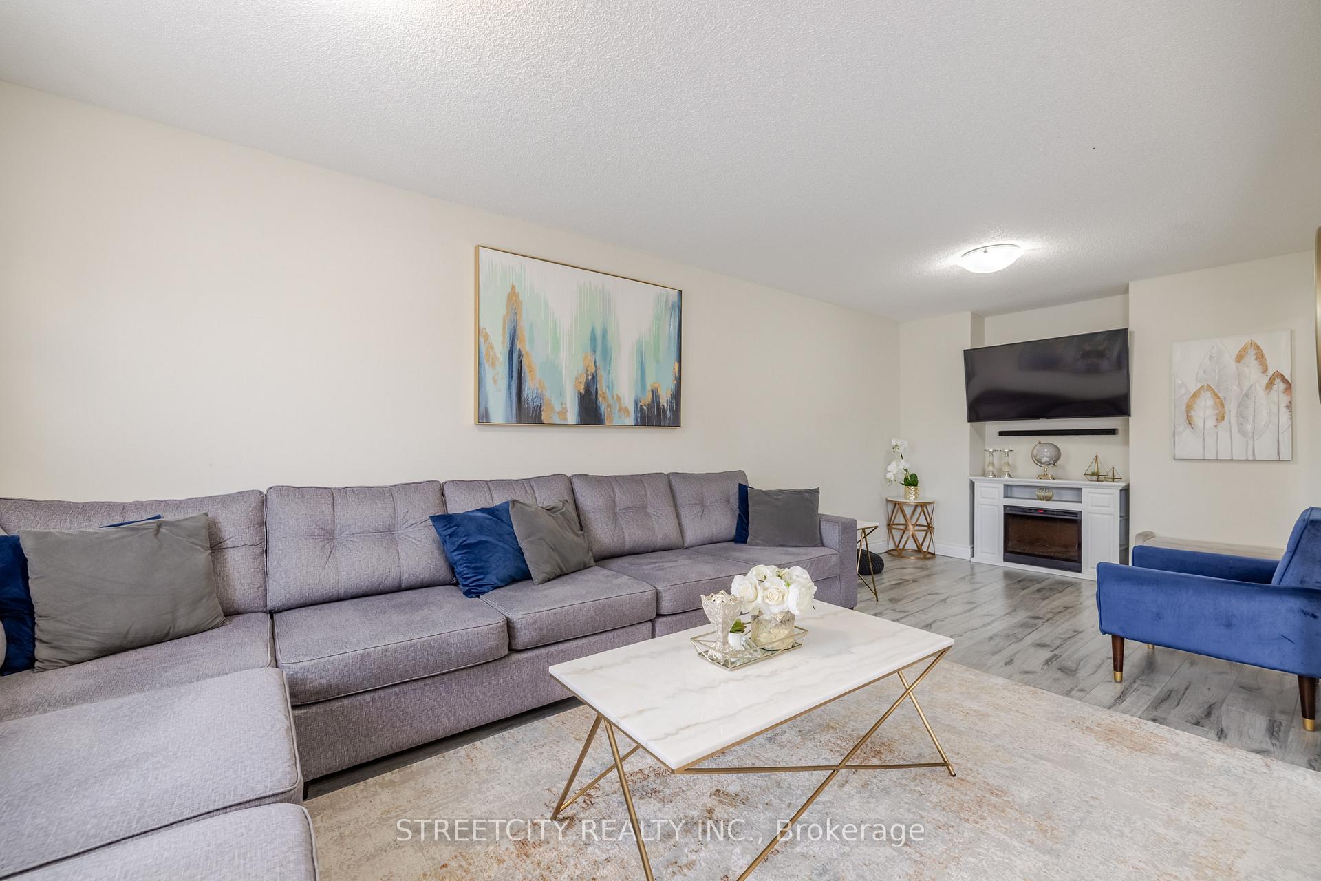 Photo 5 of 1315 Limeridge Road E, Hamilton, Lisgar — HOMEH