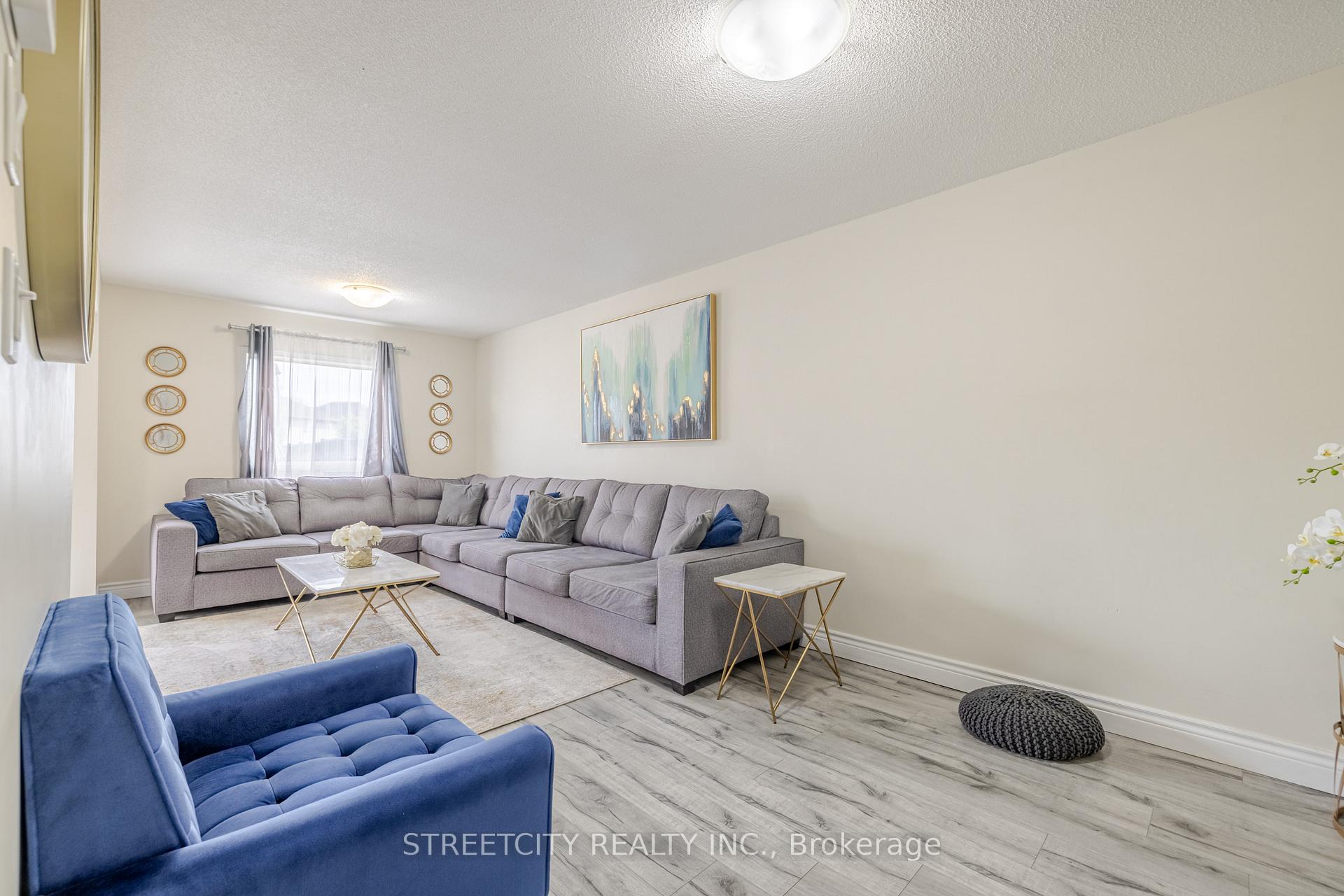 Photo 6 of 1315 Limeridge Road E, Hamilton, Lisgar — HOMEH