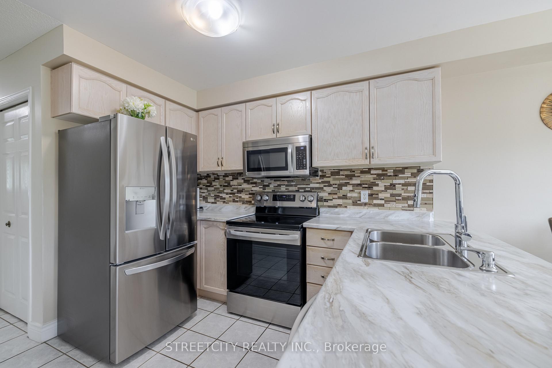 Photo 12 of 1315 Limeridge Road E, Hamilton, Lisgar — HOMEH