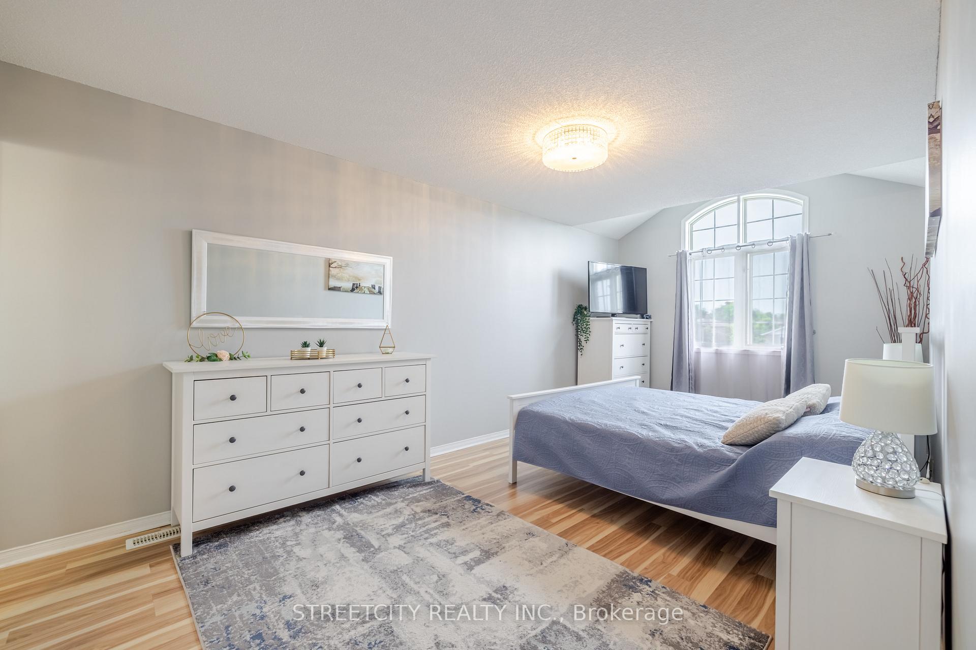 Photo 15 of 1315 Limeridge Road E, Hamilton, Lisgar — HOMEH