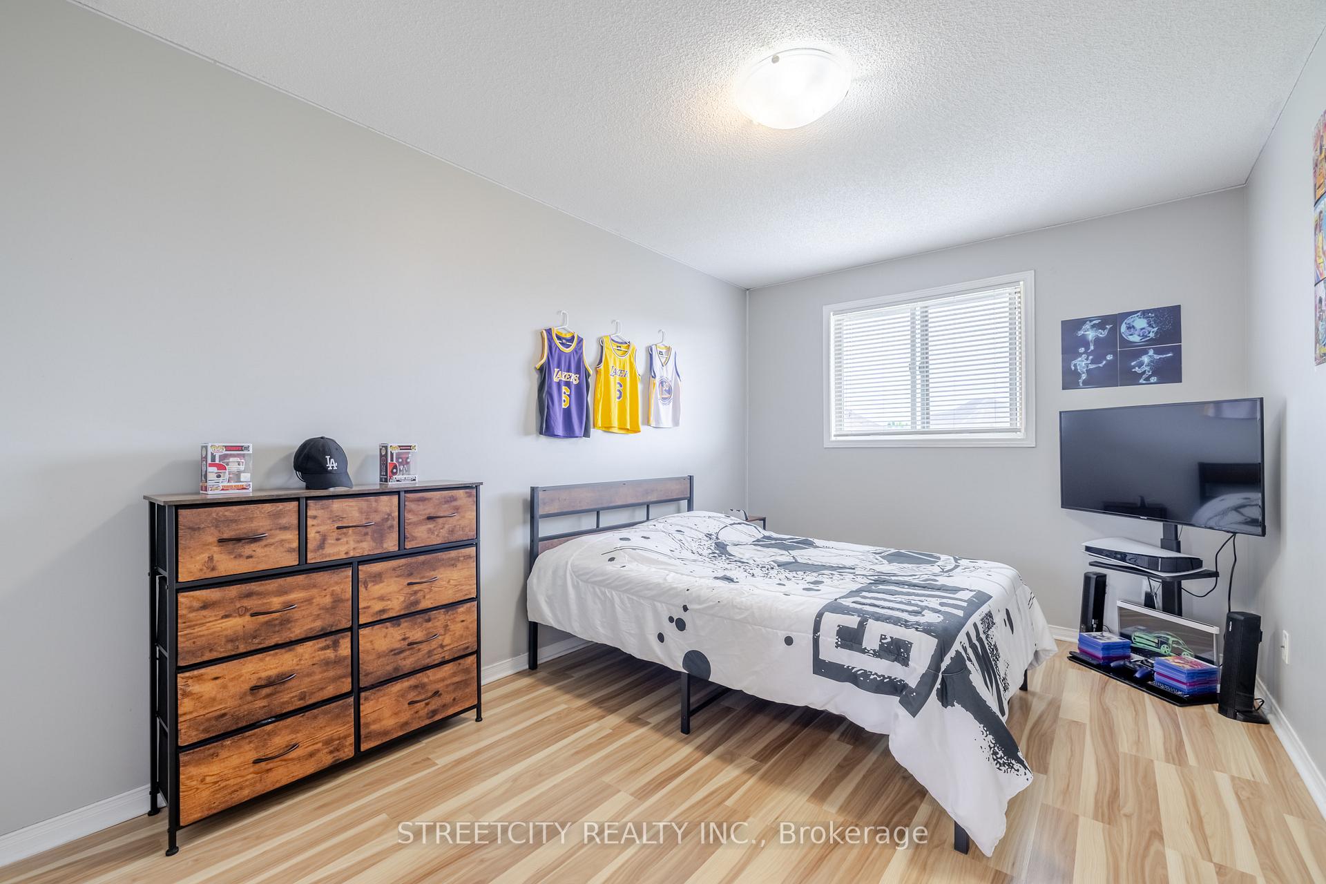 Photo 19 of 1315 Limeridge Road E, Hamilton, Lisgar — HOMEH