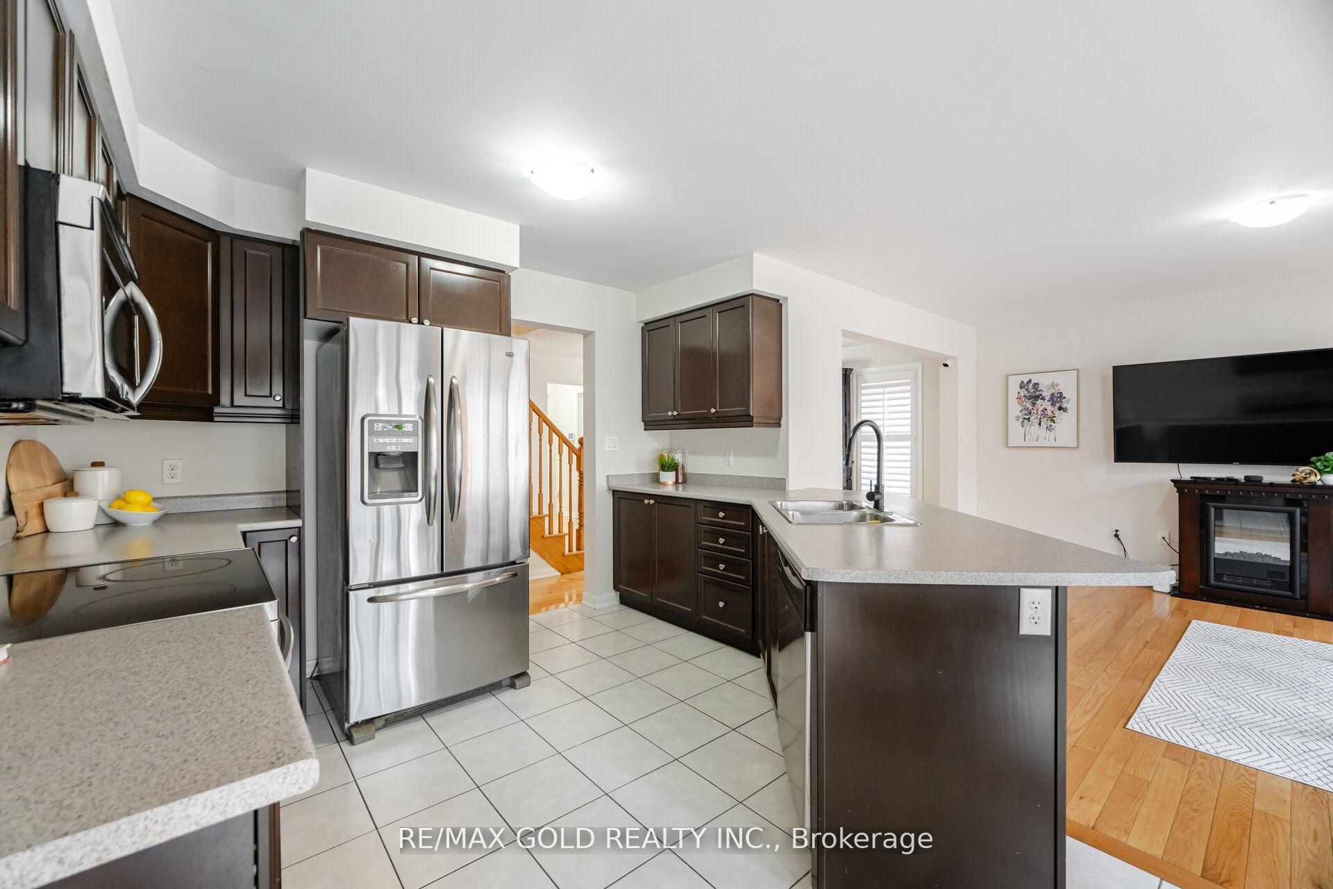Photo 10 of 103 Commuter Drive, Brampton, Northwest Brampton — HOMEH
