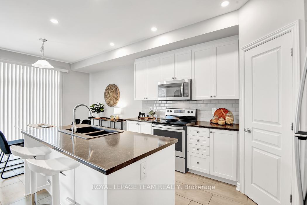 Photo 10 of 695 Parade Drive, Ottawa, Stittsville (South) — HOMEH