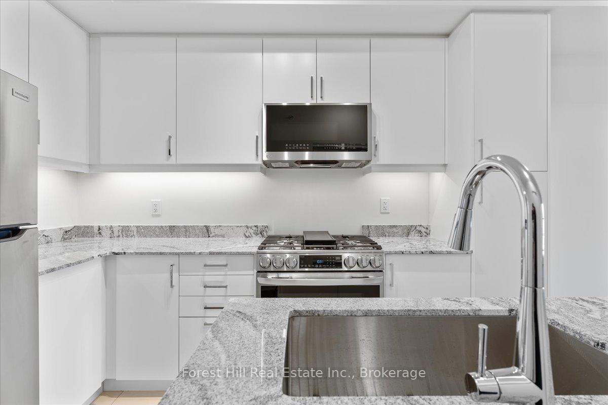 Photo 4 of Unit 302, 17 Spooner Crescent, Collingwood — HOMEH