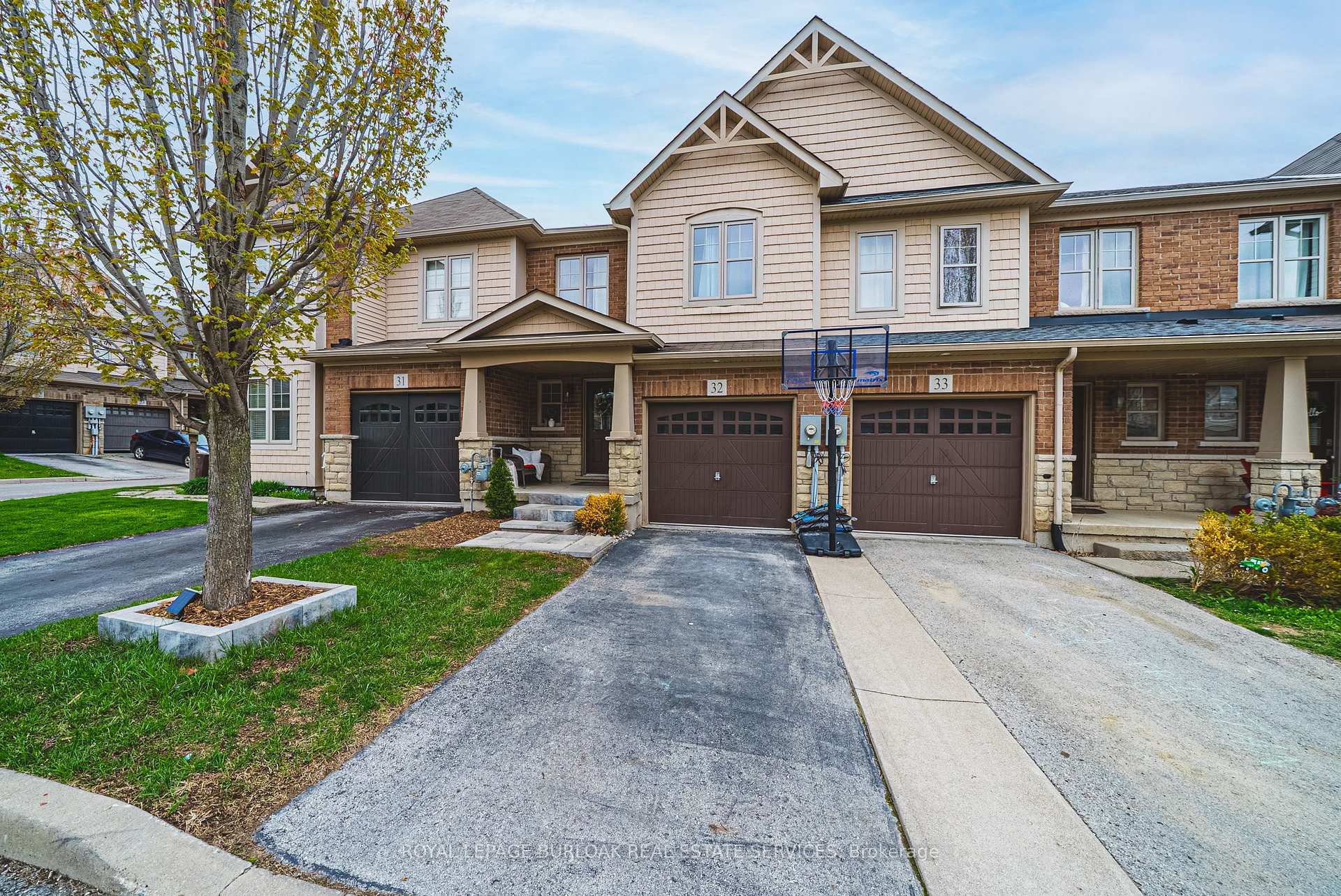 Photo 1 of Unit 32, 10 Pumpkin Pass, Hamilton, Binbrook — HOMEH