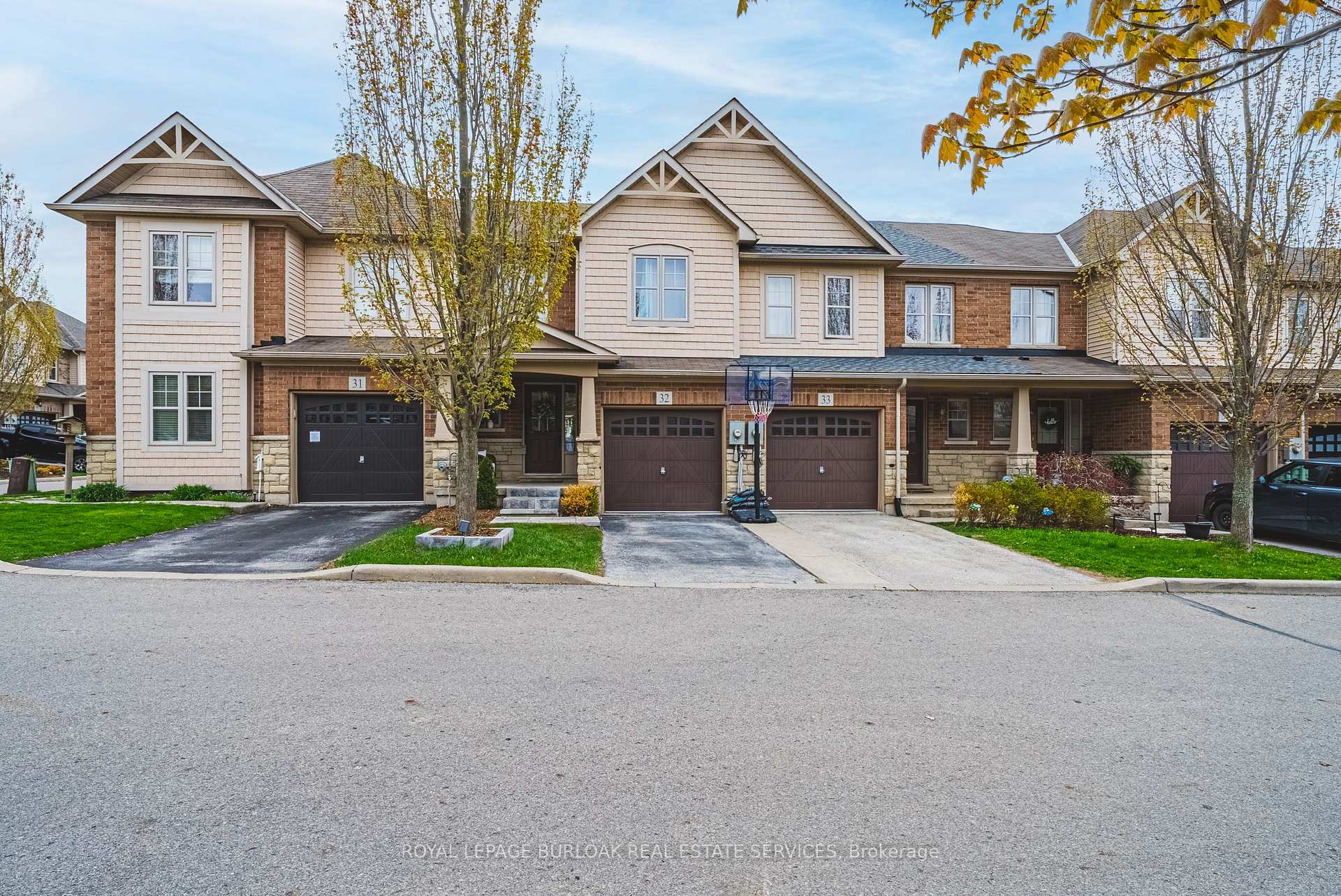 Photo 4 of Unit 32, 10 Pumpkin Pass, Hamilton, Binbrook — HOMEH