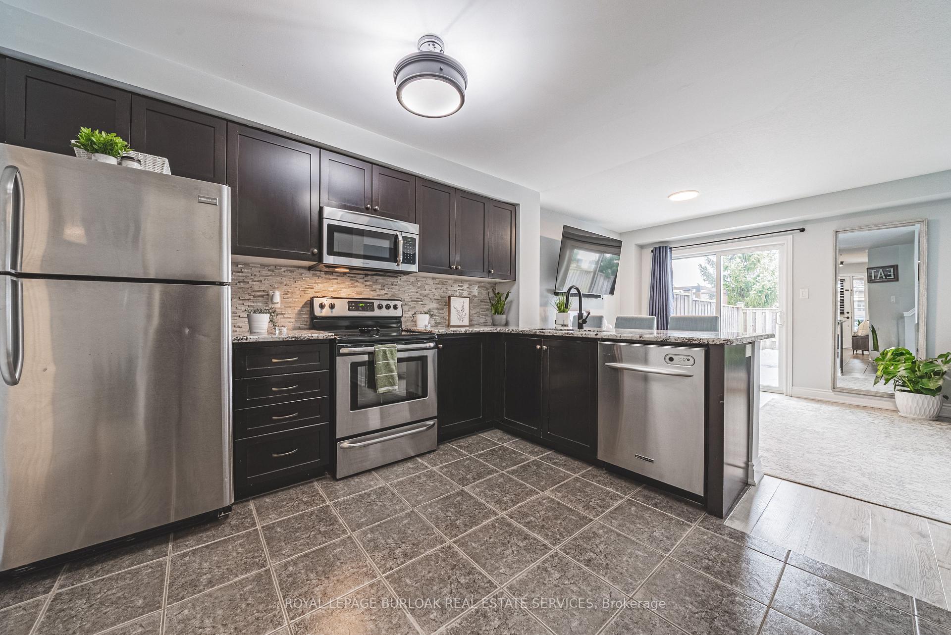 Photo 7 of Unit 32, 10 Pumpkin Pass, Hamilton, Binbrook — HOMEH