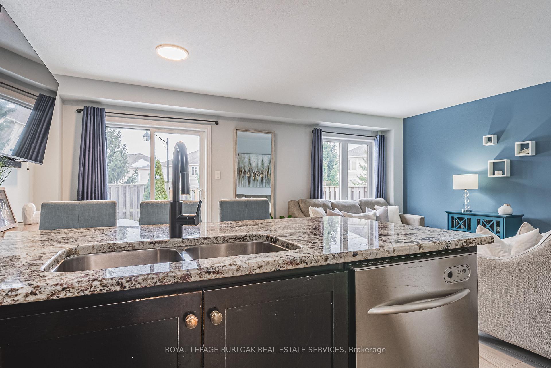 Photo 10 of Unit 32, 10 Pumpkin Pass, Hamilton, Binbrook — HOMEH