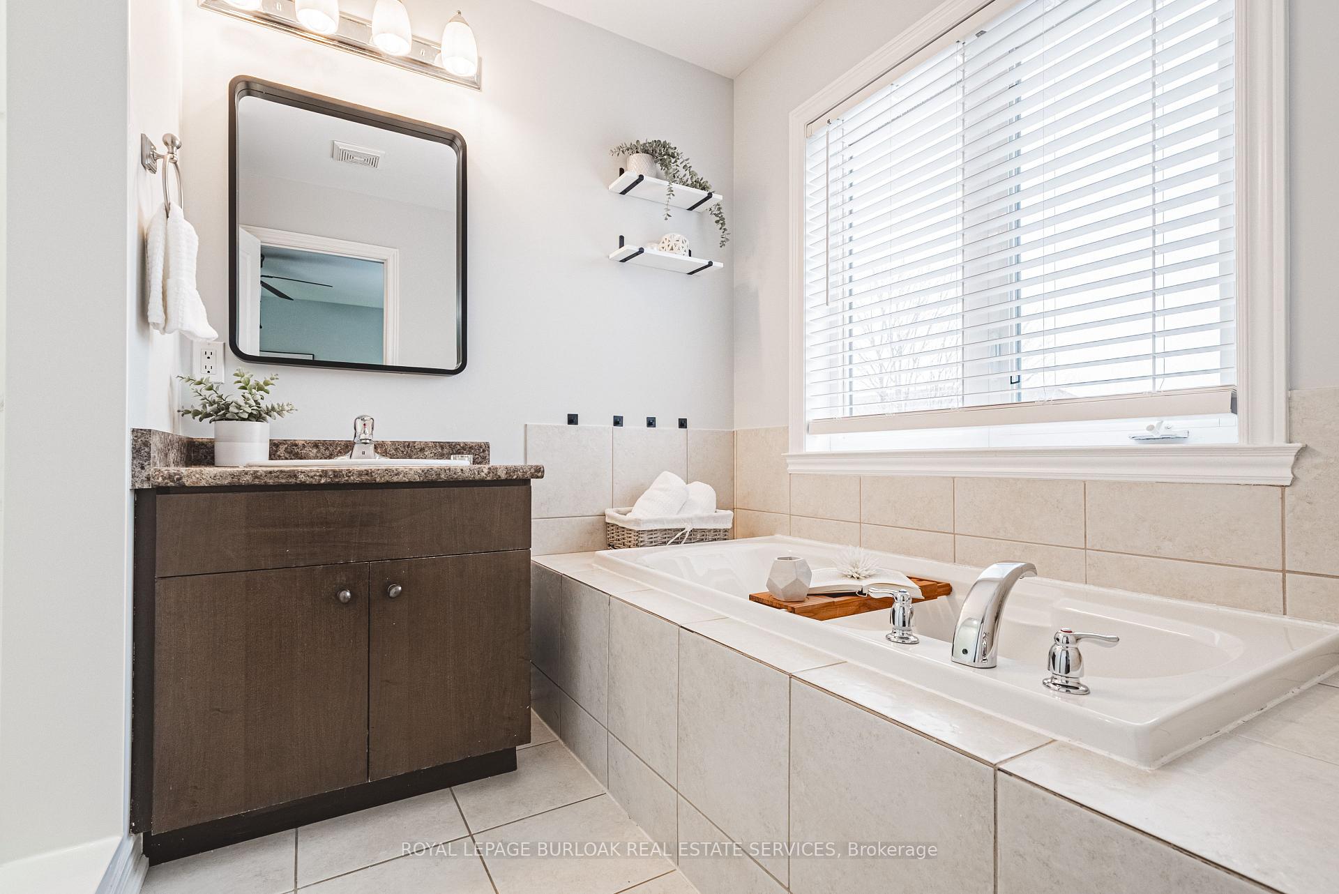 Photo 21 of Unit 32, 10 Pumpkin Pass, Hamilton, Binbrook — HOMEH