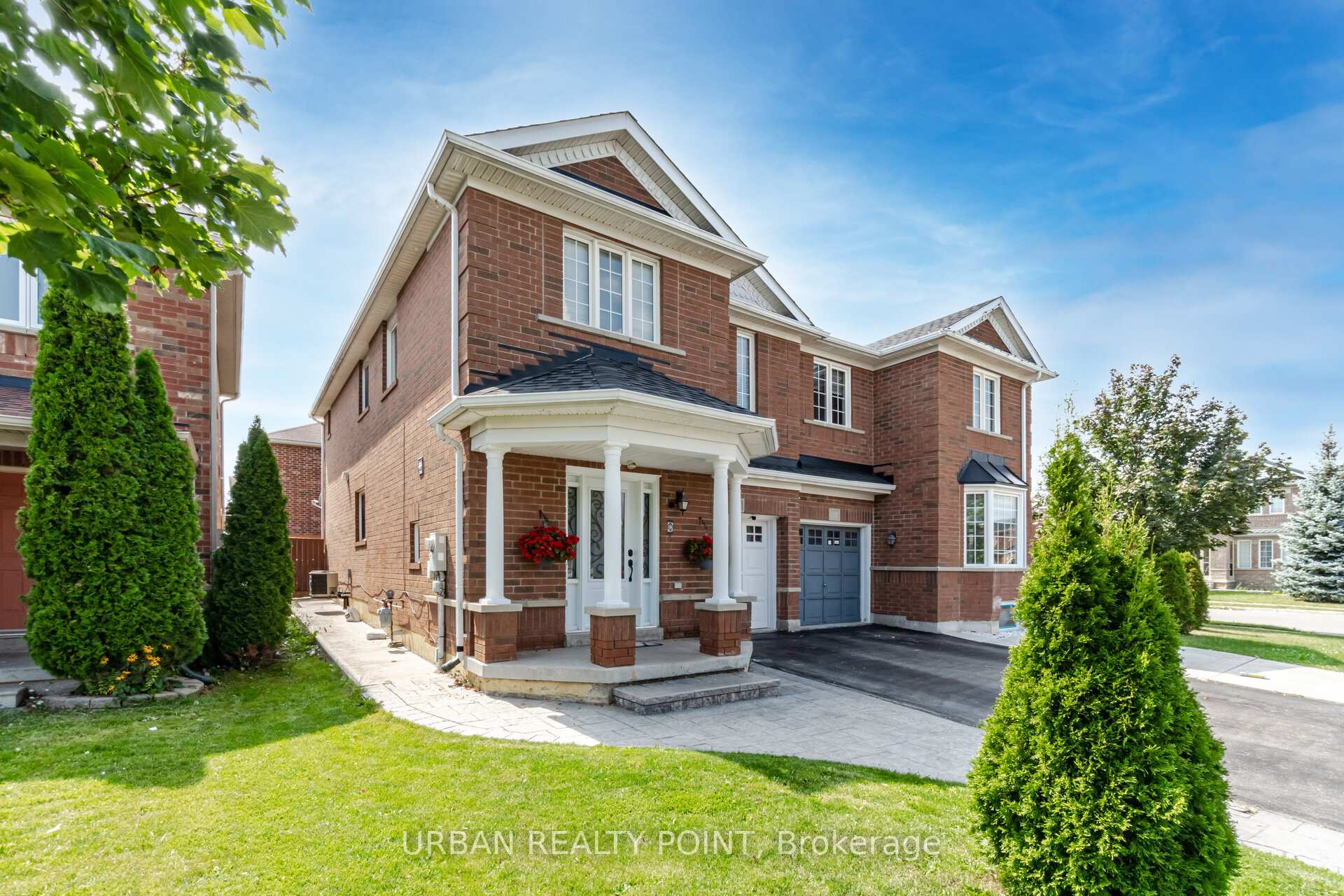 Photo 3 of 50 Silver Egret Road, Brampton, Fletcher's Meadow — HOMEH