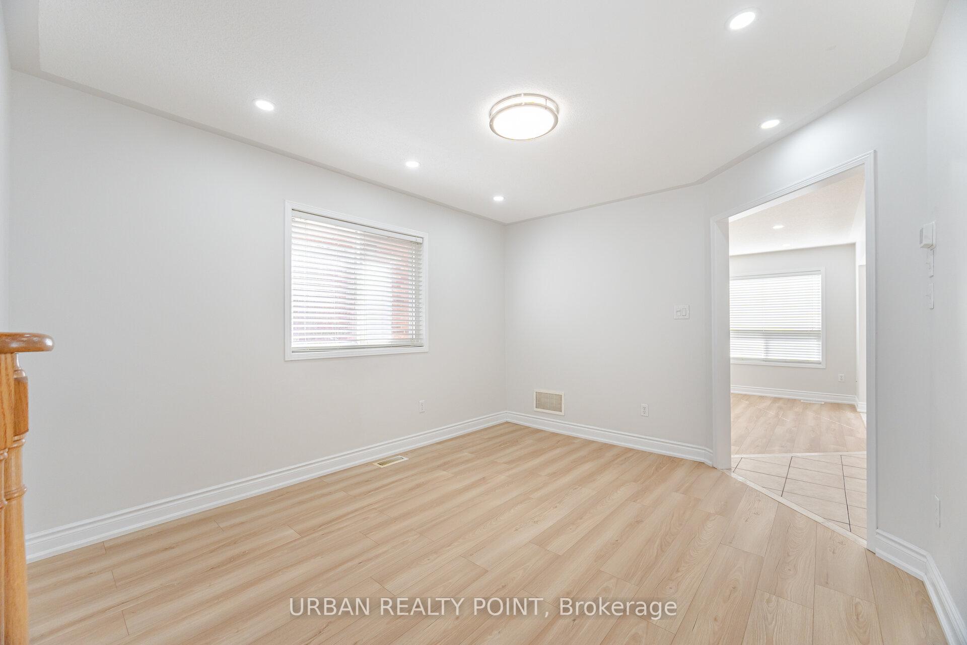 Photo 10 of 50 Silver Egret Road, Brampton, Fletcher's Meadow — HOMEH