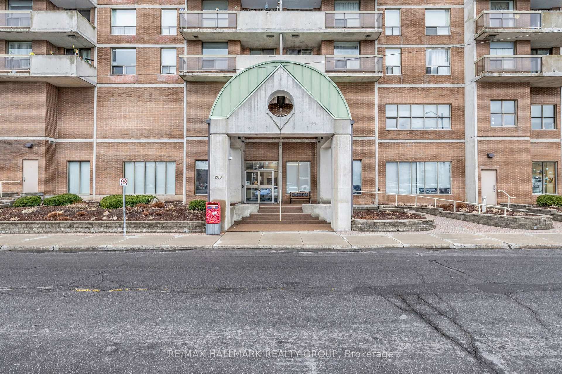 Photo 22 of Unit 605, 200 Lafontaine Avenue, Ottawa, Vanier — HOMEH