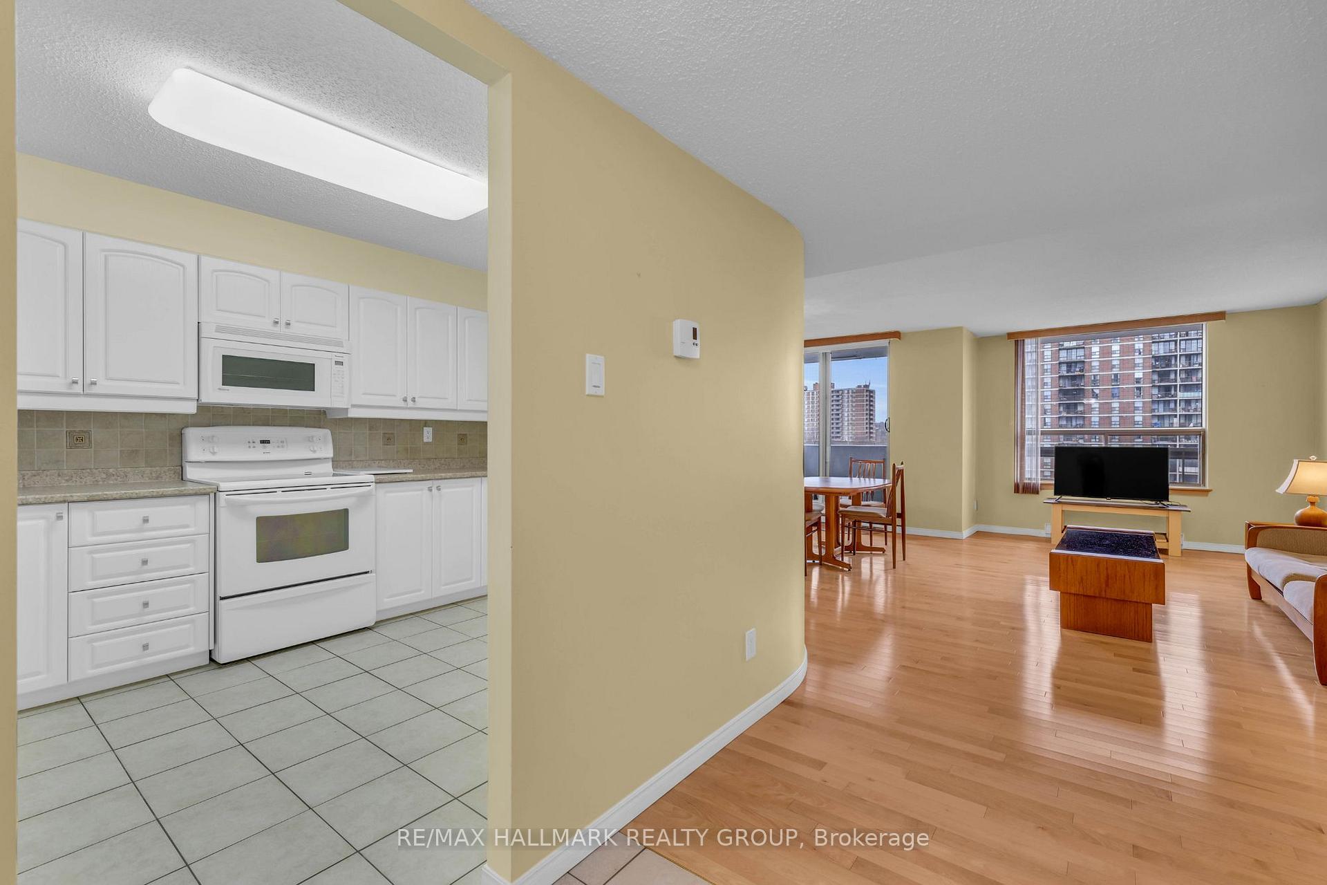 Photo 25 of Unit 605, 200 Lafontaine Avenue, Ottawa, Vanier — HOMEH