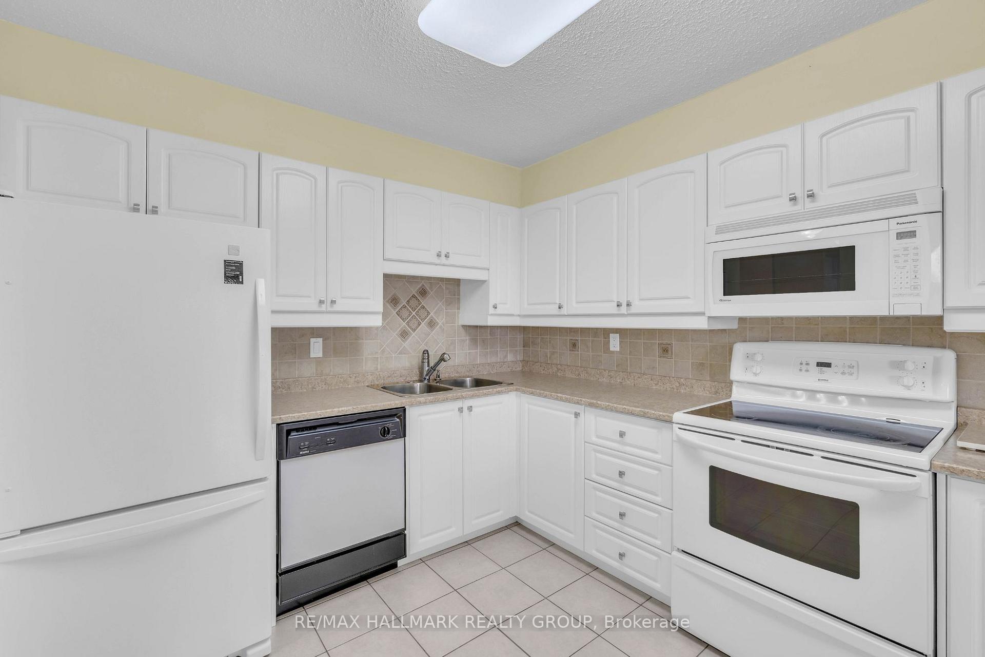 Photo 35 of Unit 605, 200 Lafontaine Avenue, Ottawa, Vanier — HOMEH