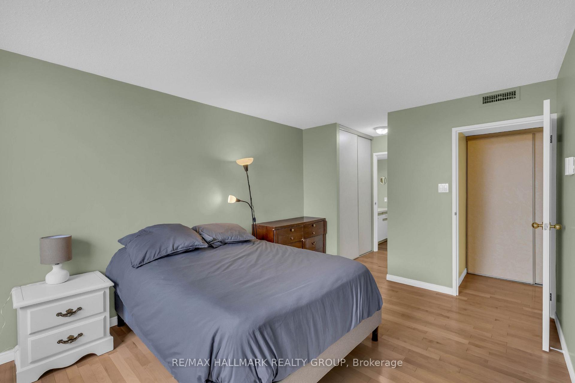 Photo 39 of Unit 605, 200 Lafontaine Avenue, Ottawa, Vanier — HOMEH