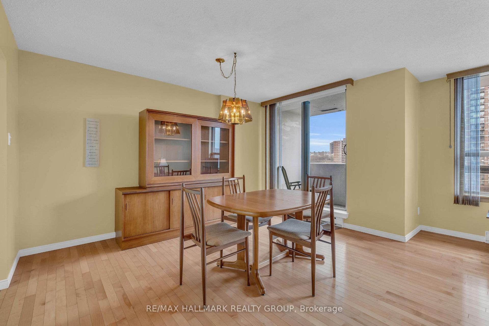 Photo 11 of Unit 605, 200 Lafontaine Avenue, Ottawa, Vanier — HOMEH