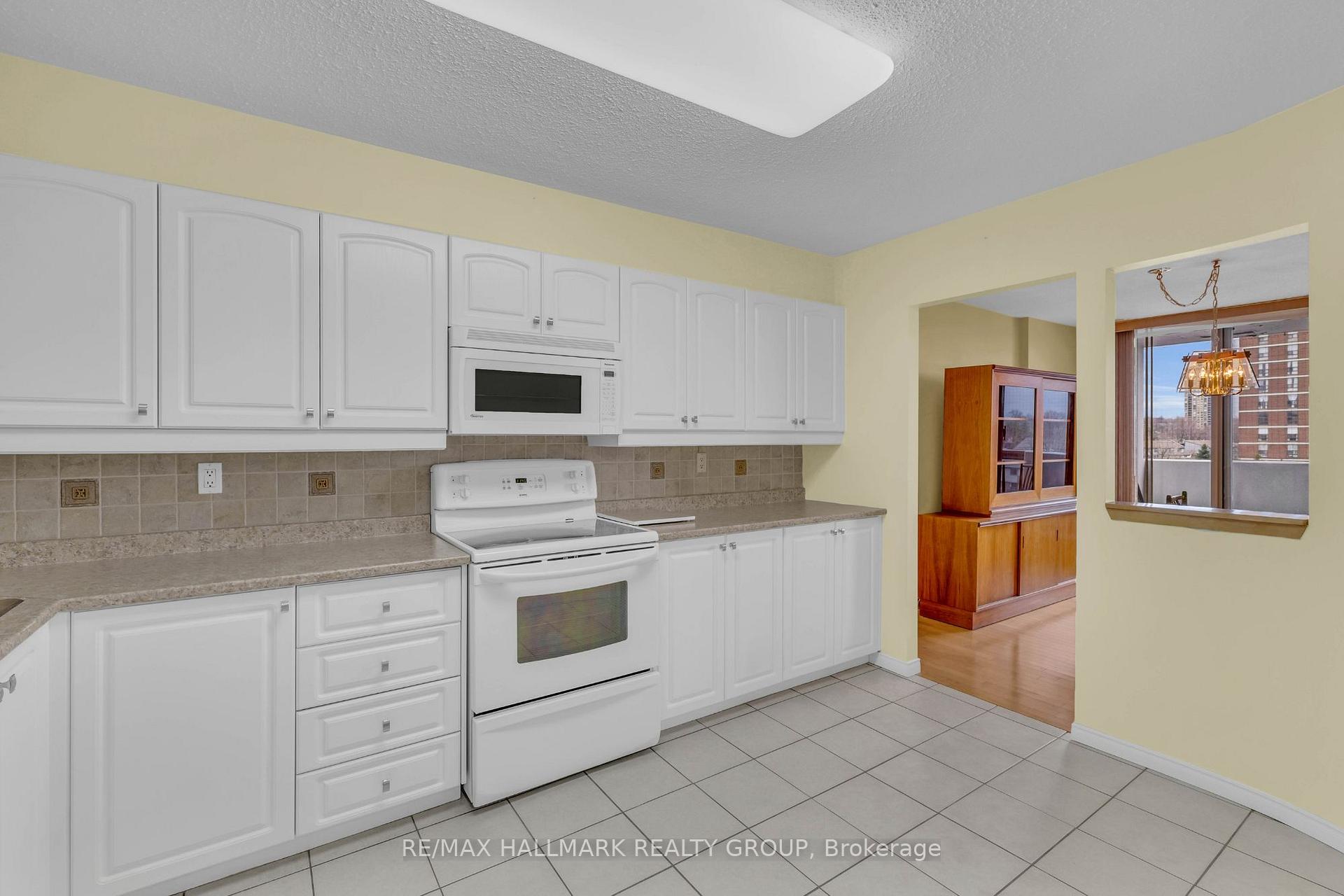 Photo 17 of Unit 605, 200 Lafontaine Avenue, Ottawa, Vanier — HOMEH