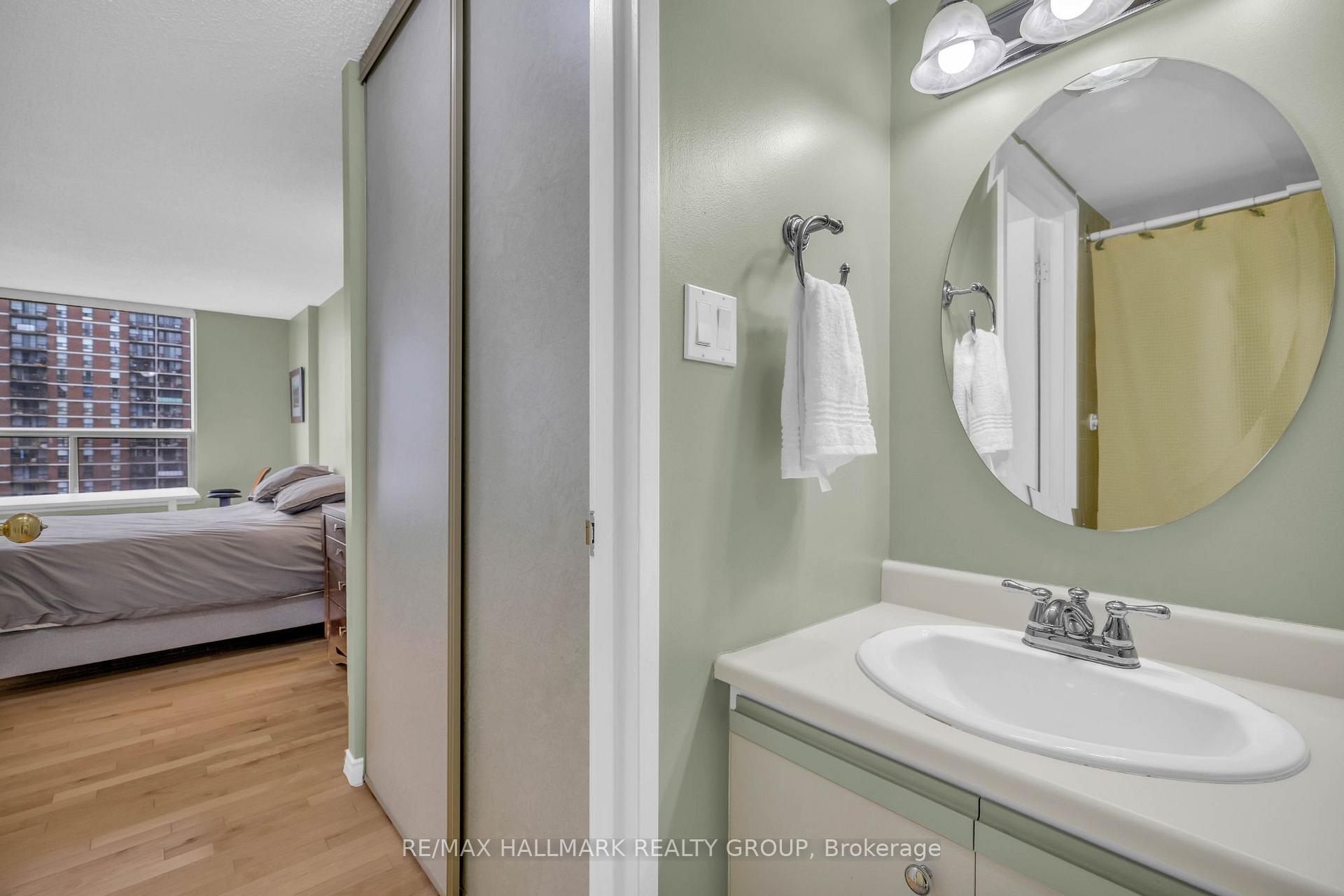 Photo 41 of Unit 605, 200 Lafontaine Avenue, Ottawa, Vanier — HOMEH