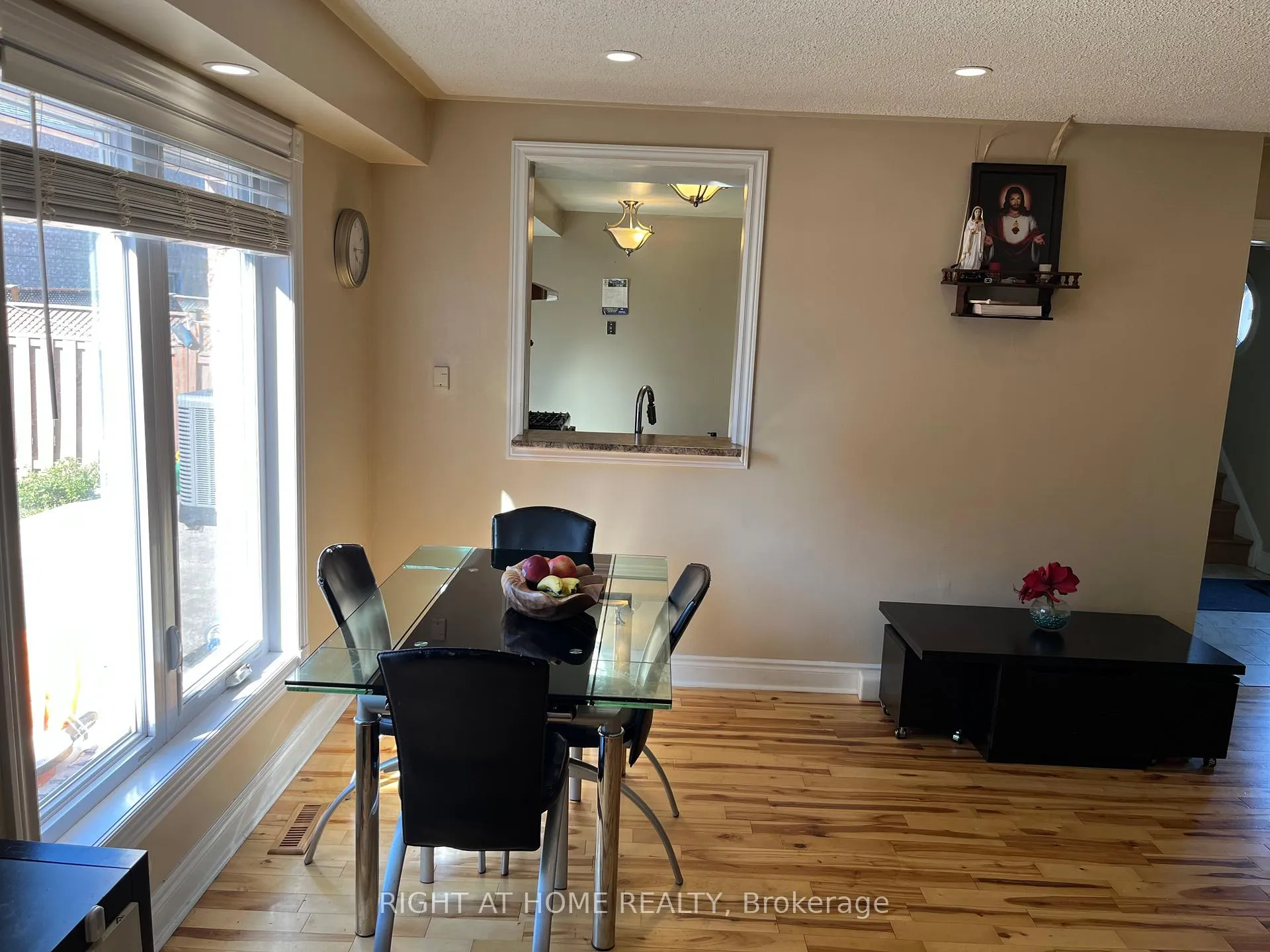 Photo 4 of 34 Drinkwater Road N, Brampton, Fletcher's West — HOMEH