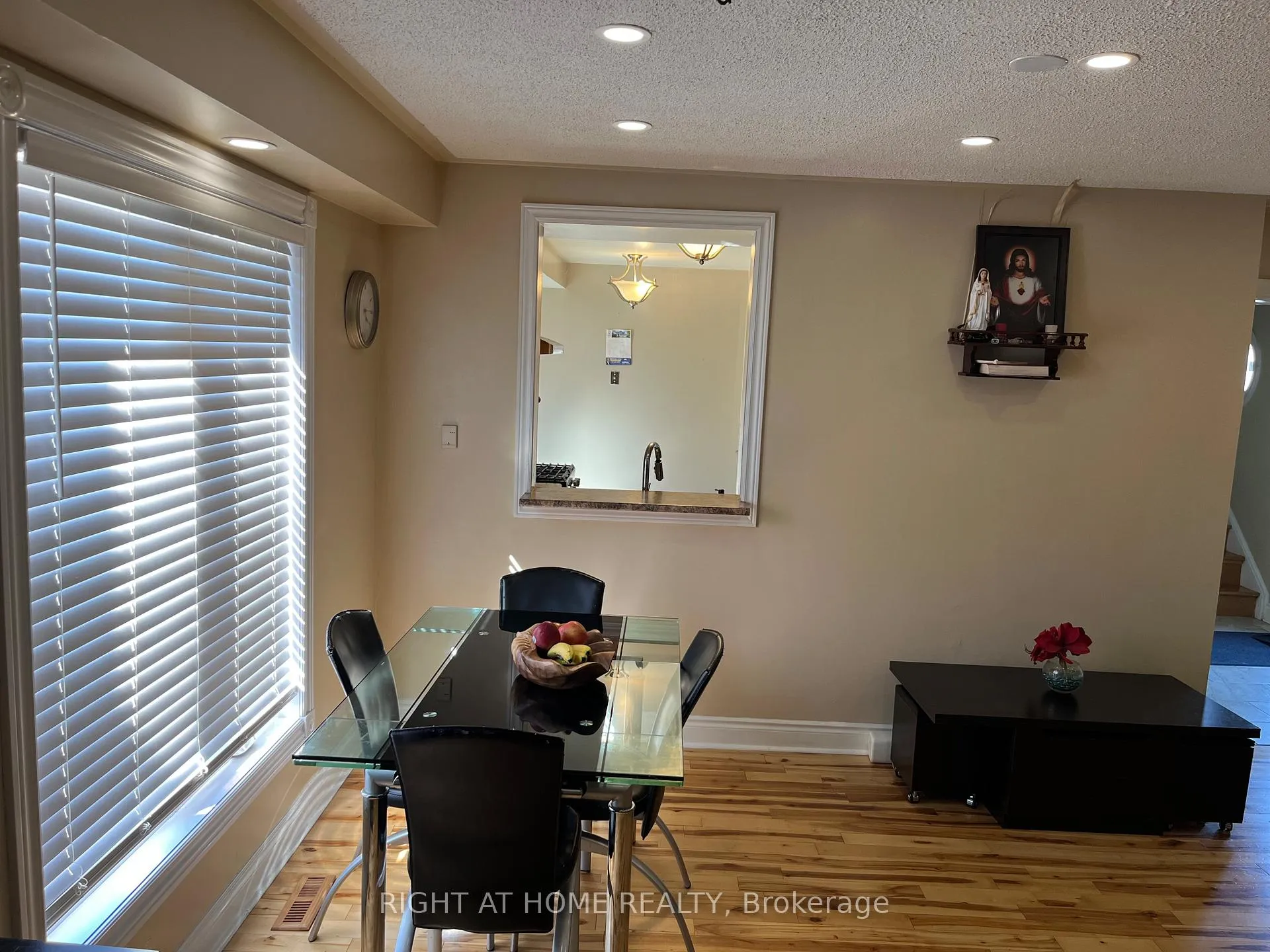 Photo 5 of 34 Drinkwater Road N, Brampton, Fletcher's West — HOMEH