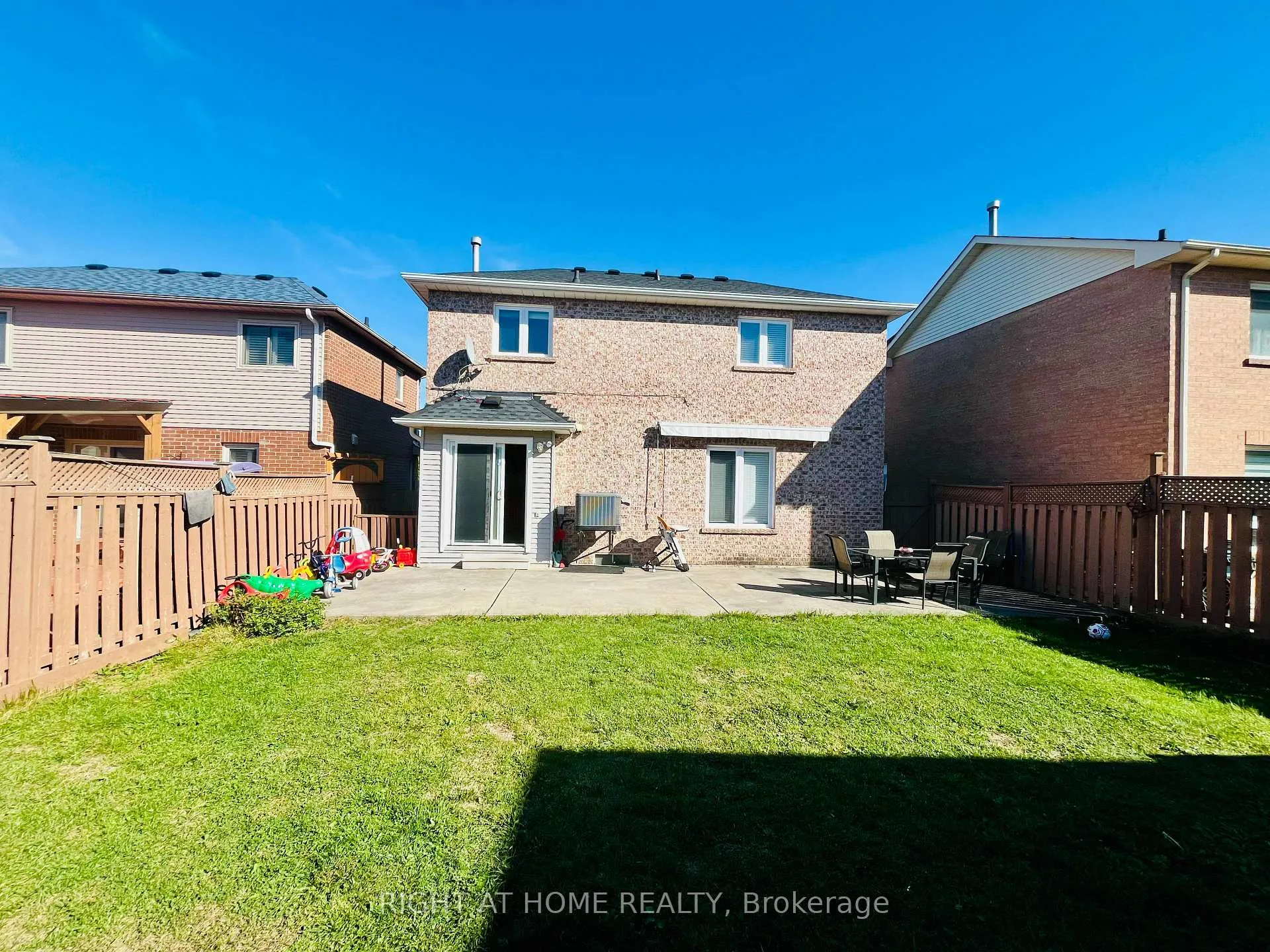 Photo 8 of 34 Drinkwater Road N, Brampton, Fletcher's West — HOMEH