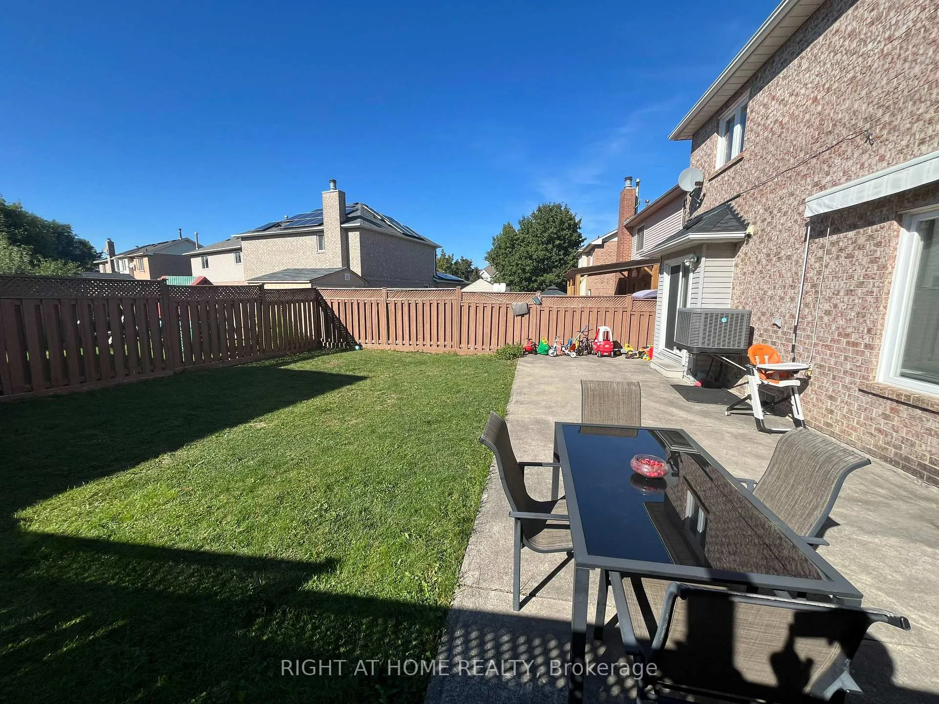 Photo 11 of 34 Drinkwater Road N, Brampton, Fletcher's West — HOMEH