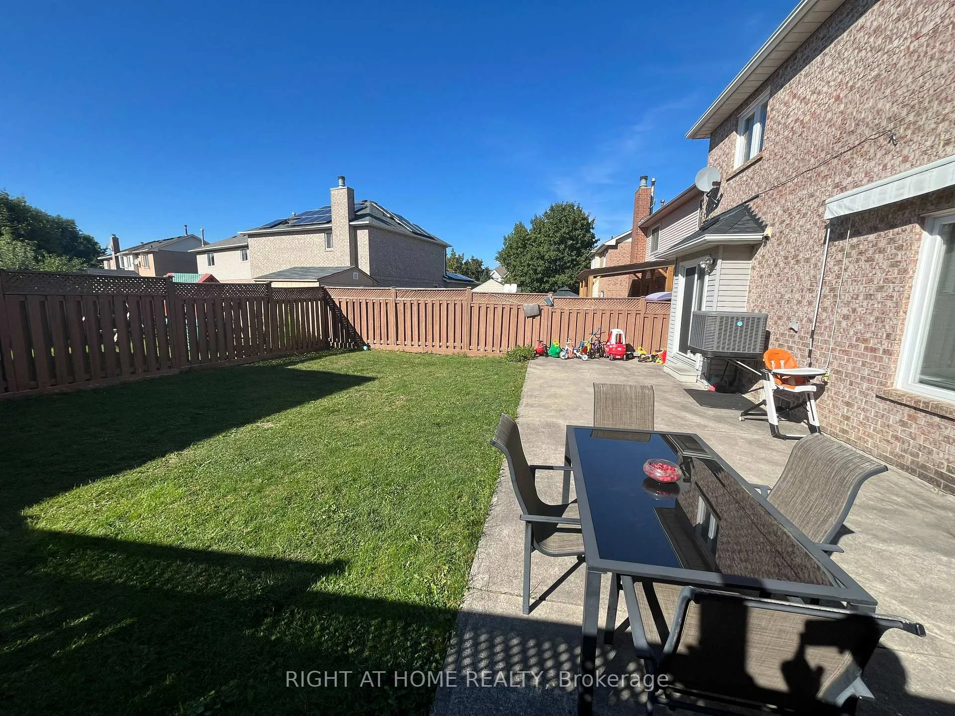 Photo 12 of 34 Drinkwater Road N, Brampton, Fletcher's West — HOMEH