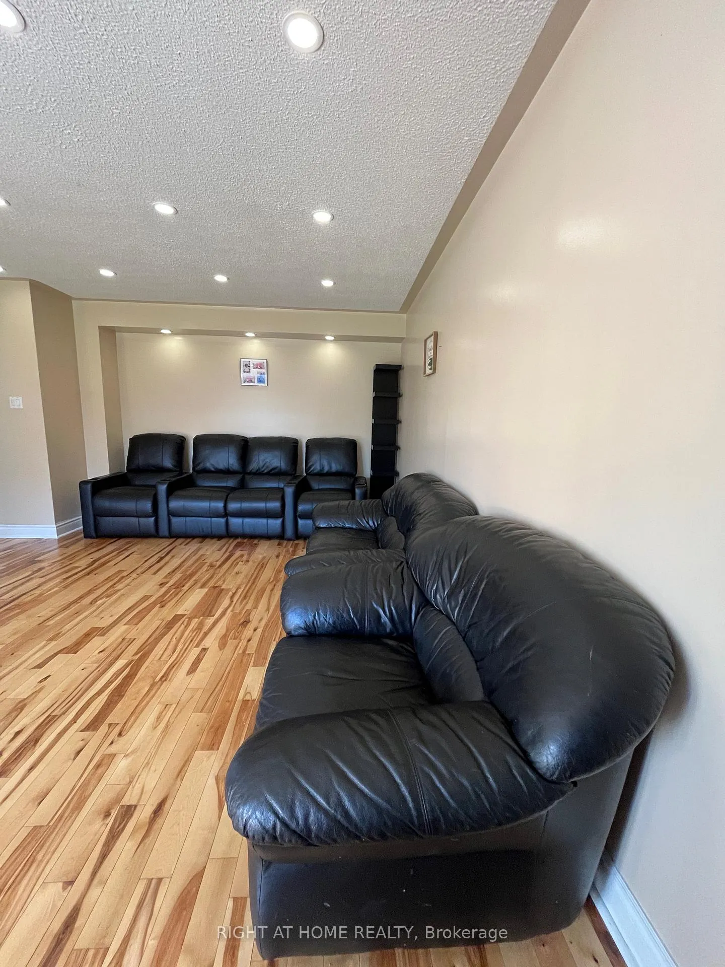 Photo 17 of 34 Drinkwater Road N, Brampton, Fletcher's West — HOMEH