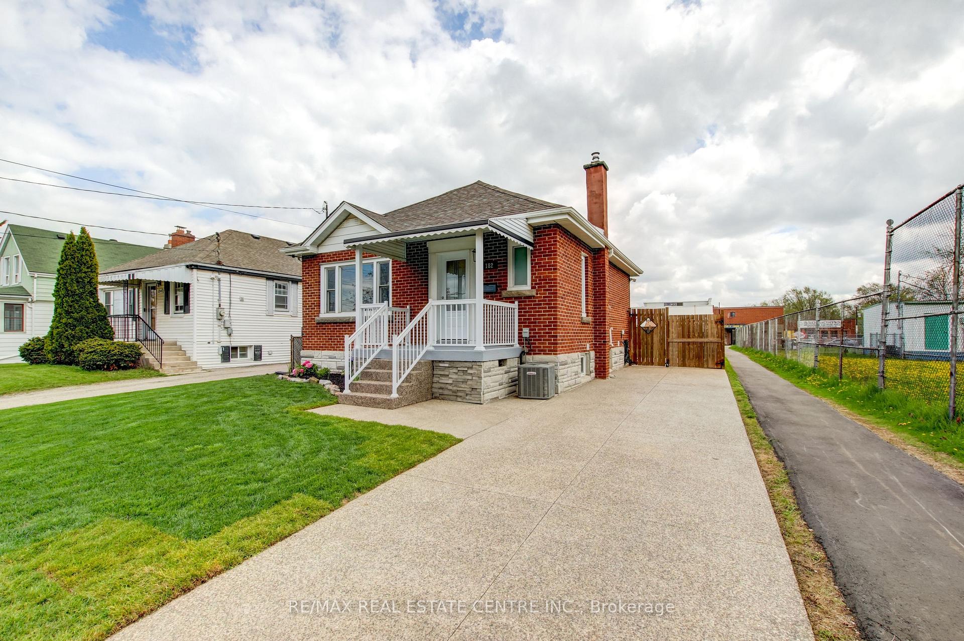 Photo 5 of 182 Glennie Avenue, Hamilton, Normanhurst — HOMEH