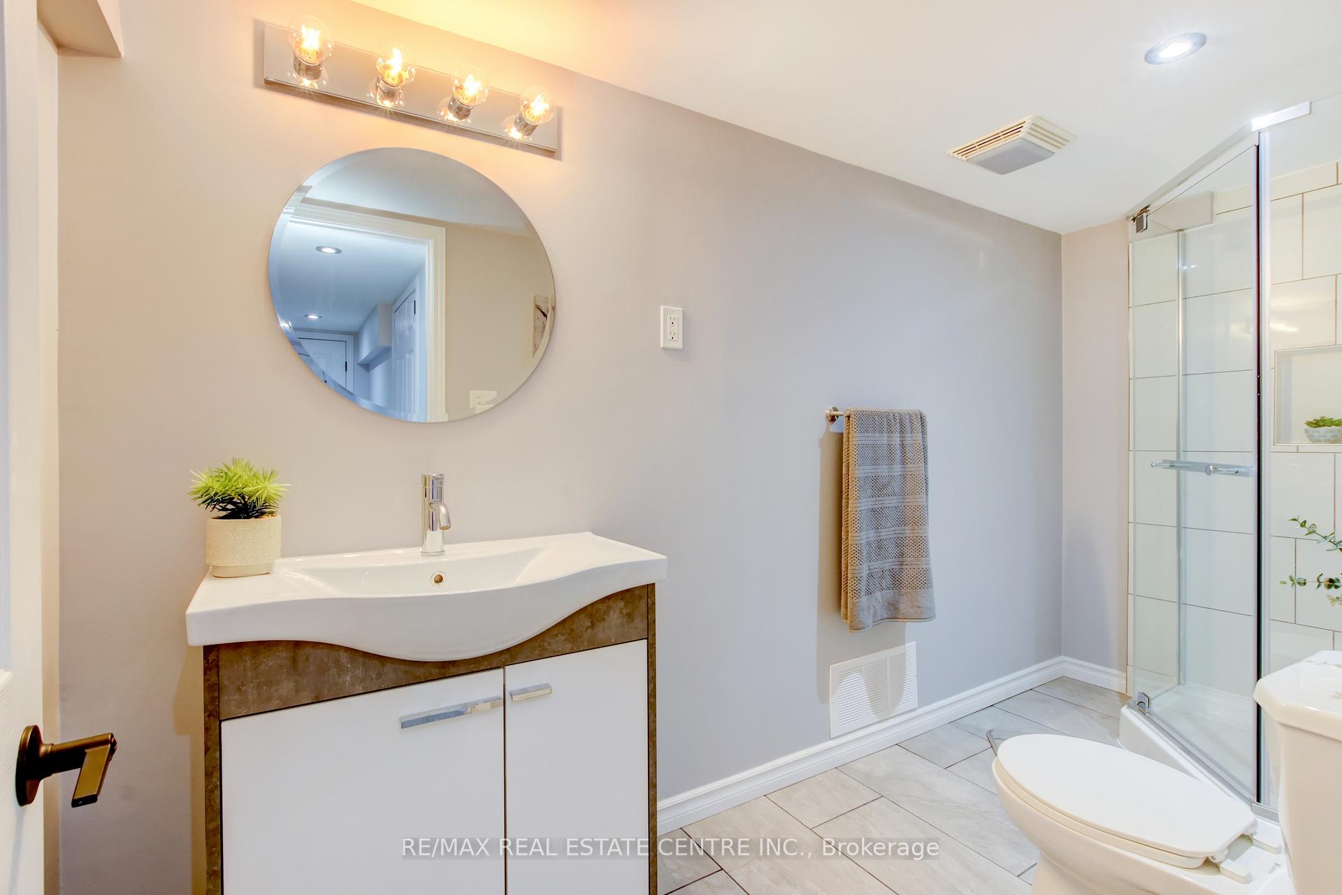 Photo 33 of 182 Glennie Avenue, Hamilton, Normanhurst — HOMEH