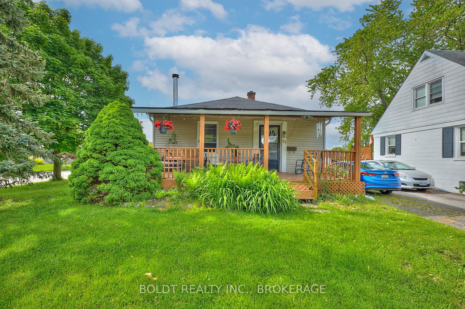 Photo 1 of 33 Argyle Crescent, St. Catharines, E. Chester — HOMEH