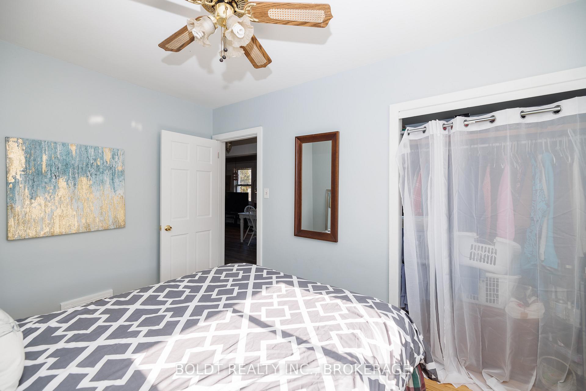 Photo 12 of 33 Argyle Crescent, St. Catharines, E. Chester — HOMEH